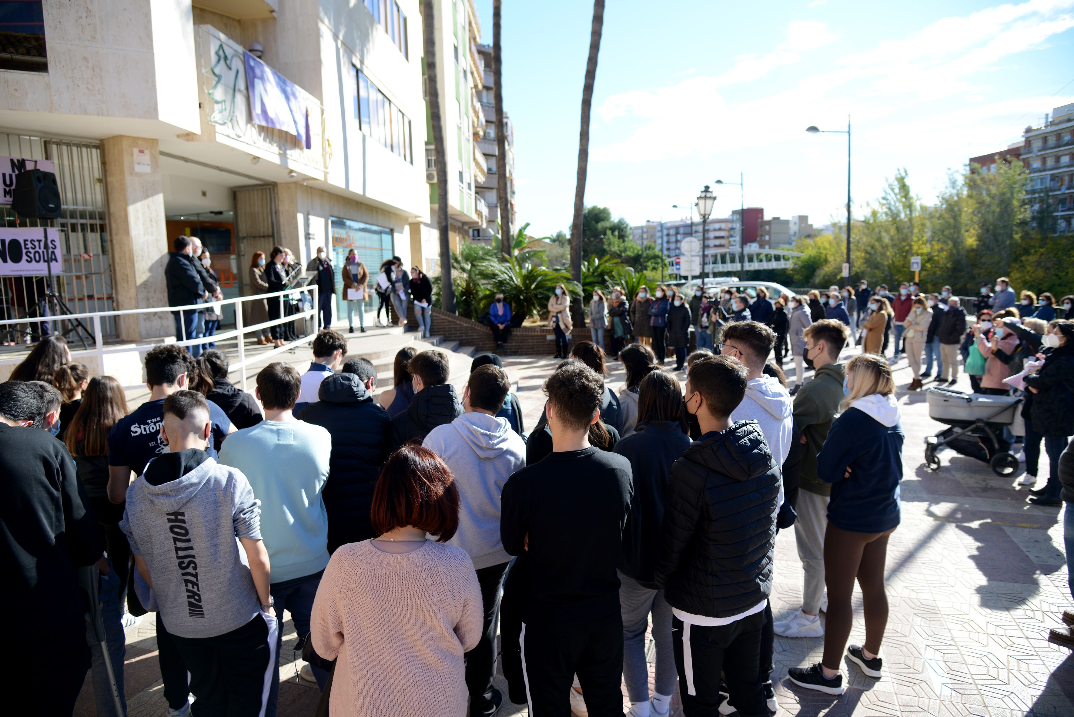 Concentració pel 25N a Paiporta