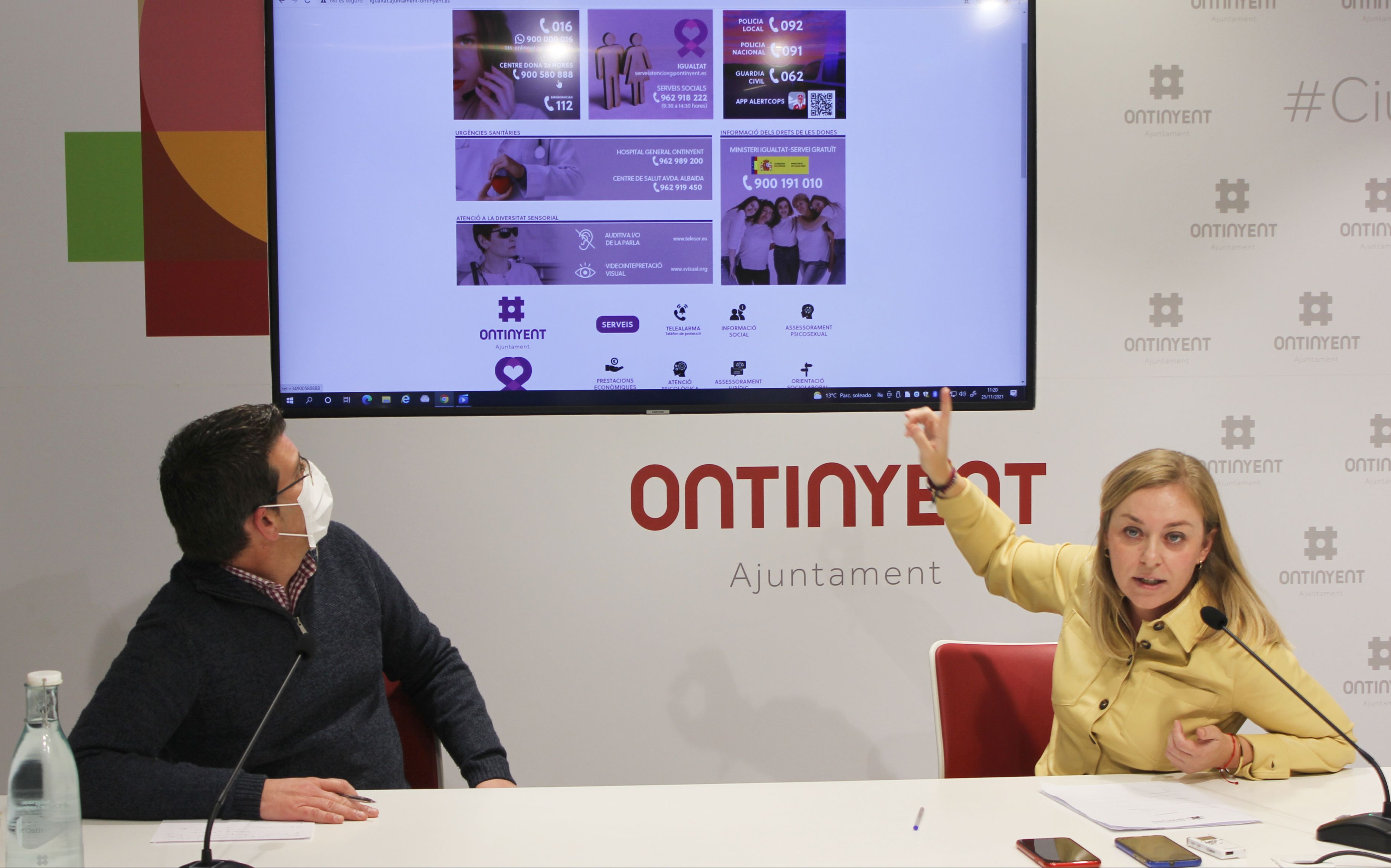 L'alcalde Jorge Rodríguez i la regidora d'Igualtat Natalia Enguix