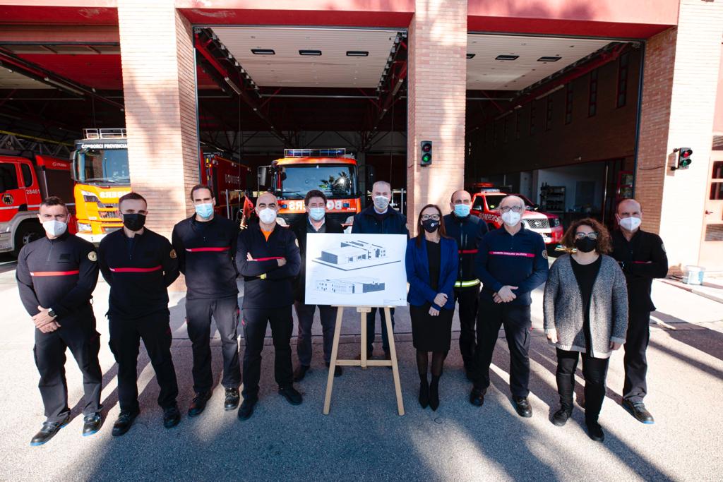 La presidenta del Consorcio, Maria Josep Amigó, en el Parque de Bomberos de Gandia
