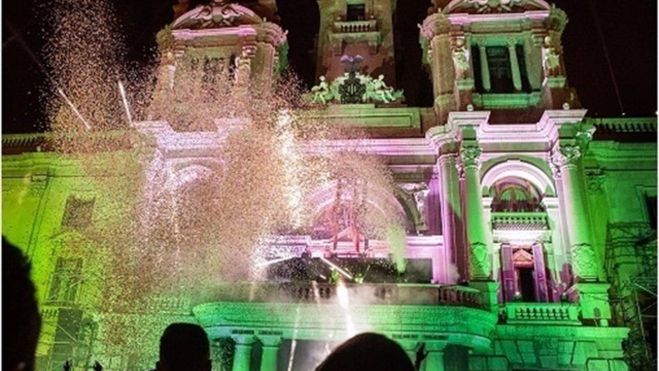 Fiesta de Nochevieja en la Plaza del Ayuntamiento de València