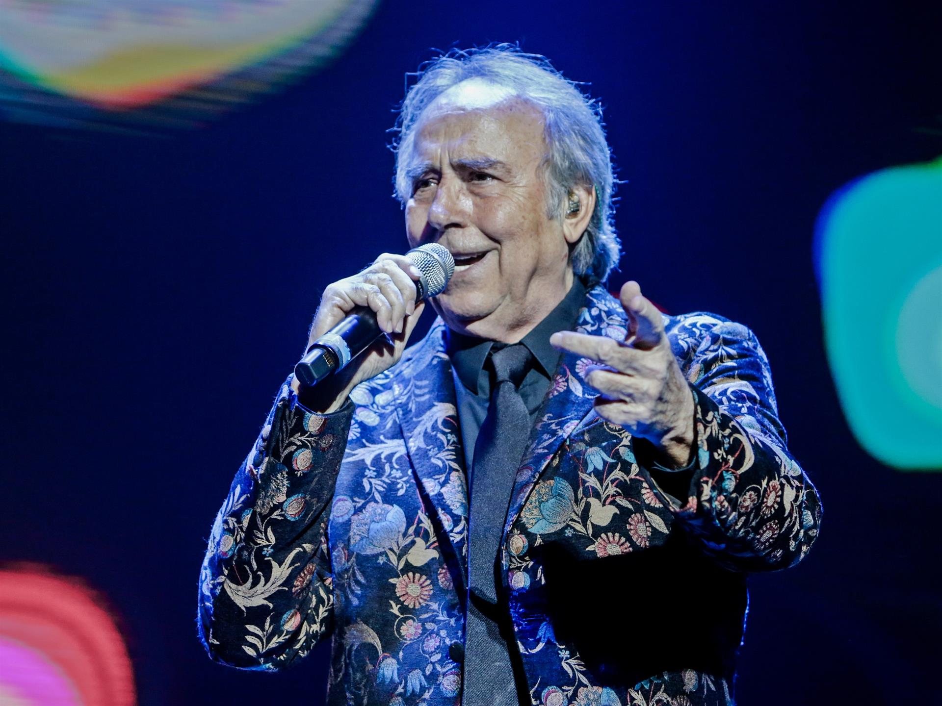 Serrat durante su actuación en el WiZink Center de Madrid el 20 de enero del 2020