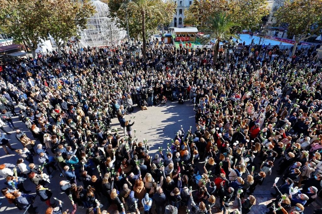 Minut de silenci contra la violència gènere 