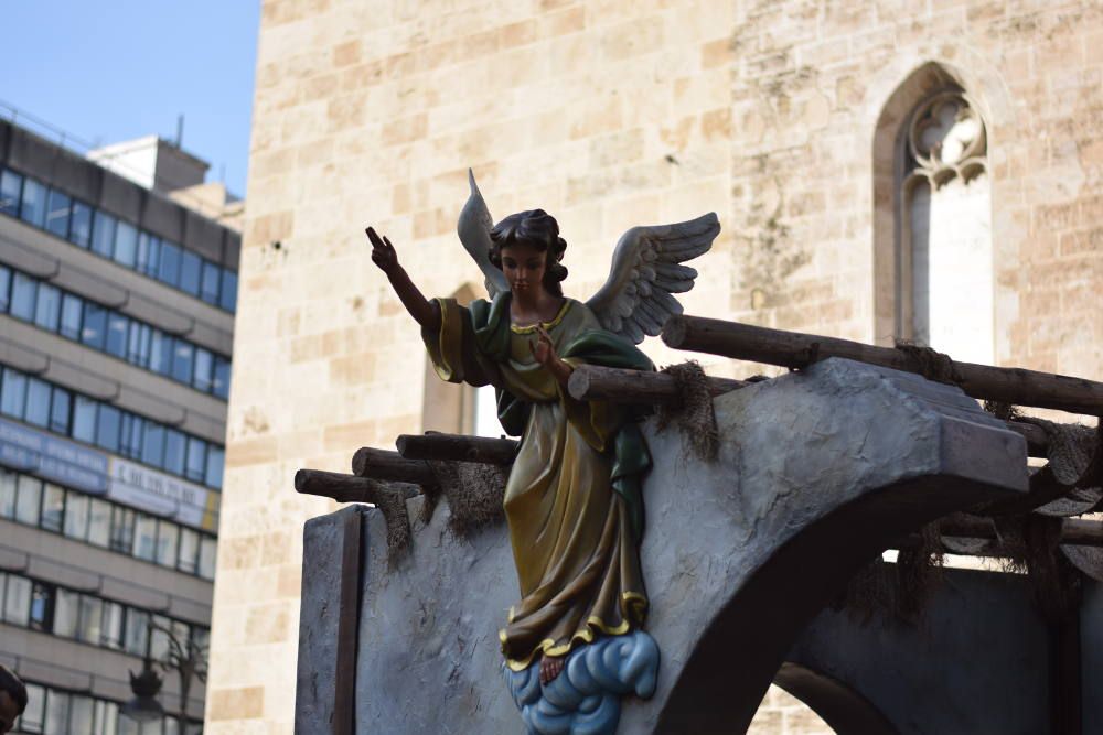 Belén municipal en la plaza de San Agustín - Foto: Luna Mata