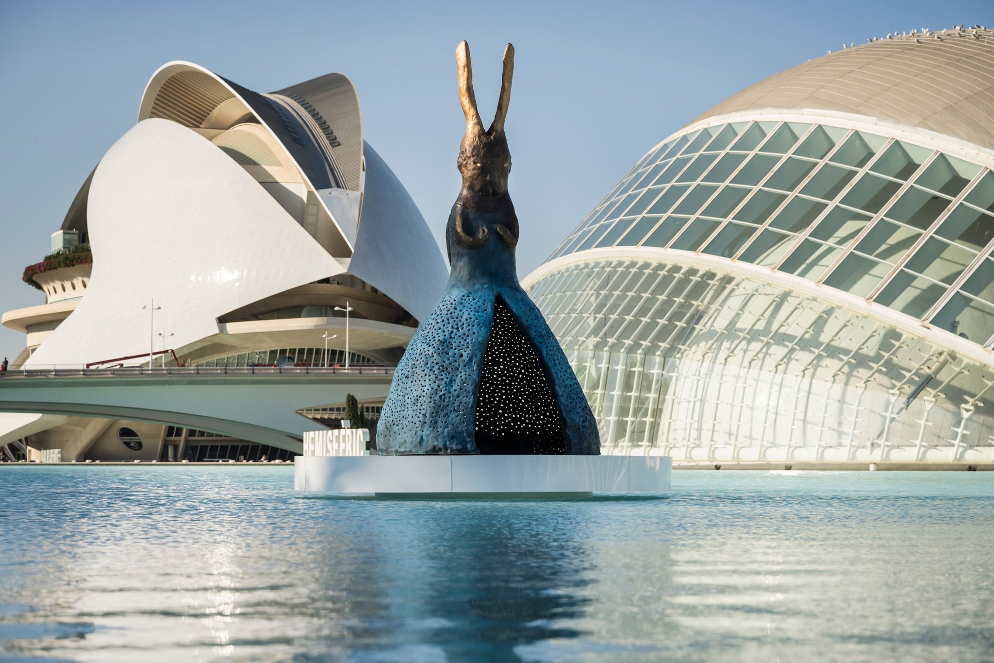 Pieza de la exposición gratuita del artista Leiko Ikemura en Valencia - Foto: @CIUDADDELASARTESYLASCIENCIAS