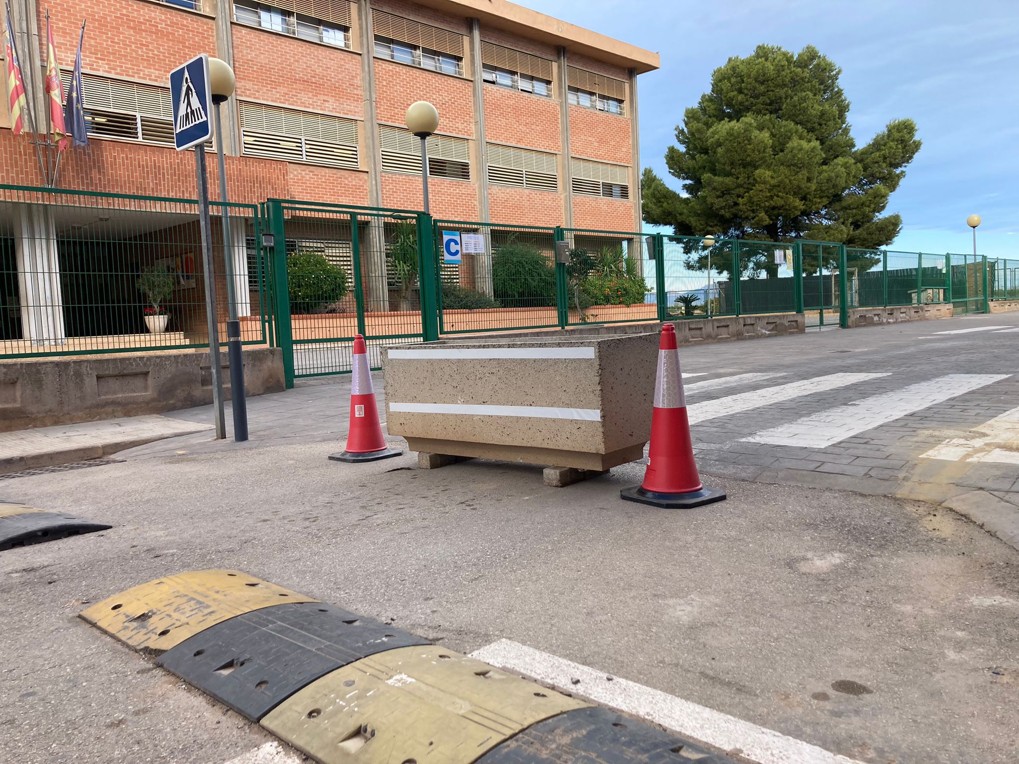 Obras de peatonalización en el entorno del colegio Mare de Déu del Patrocini