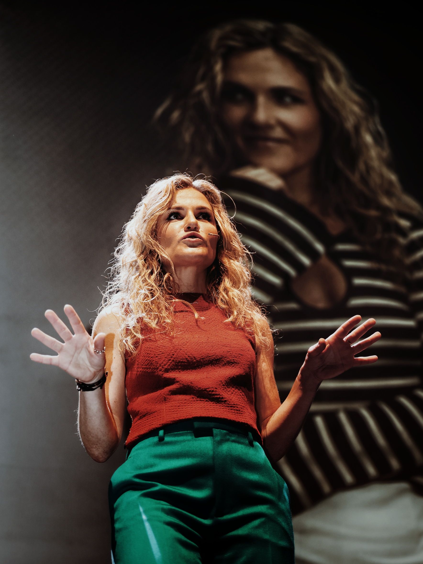 La psicóloga Silvia Congost durante una de sus funciones