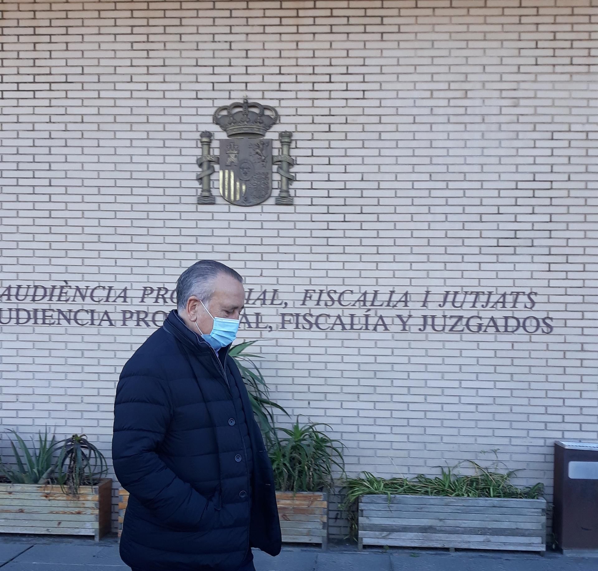 Fernando Roig a su salida de los juzgados