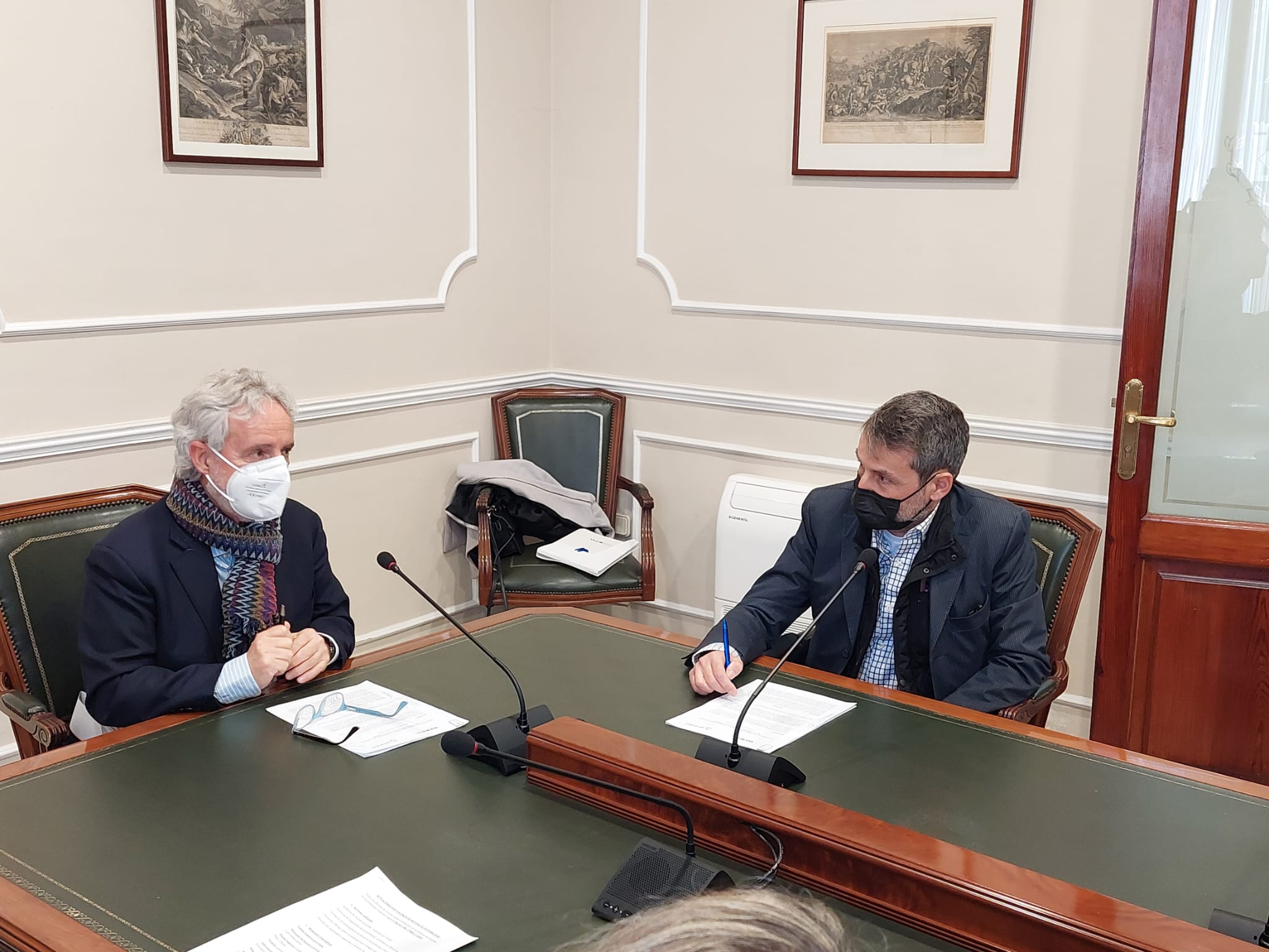 El regidor de Turisme i Internacionalització de l'Ajuntament i president de Visit València, Emiliano Garcia, i el director general de PREDIF, Nacho Osorio