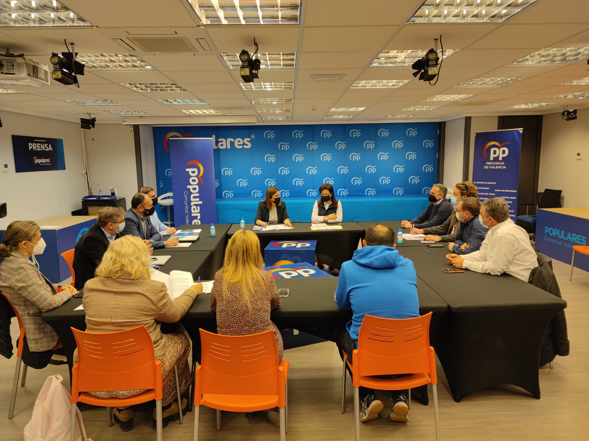 Reunió entre María José Catalá, la portaveu de l'Interior del GPP en el Congrés dels Diputats i representants dels sindicats