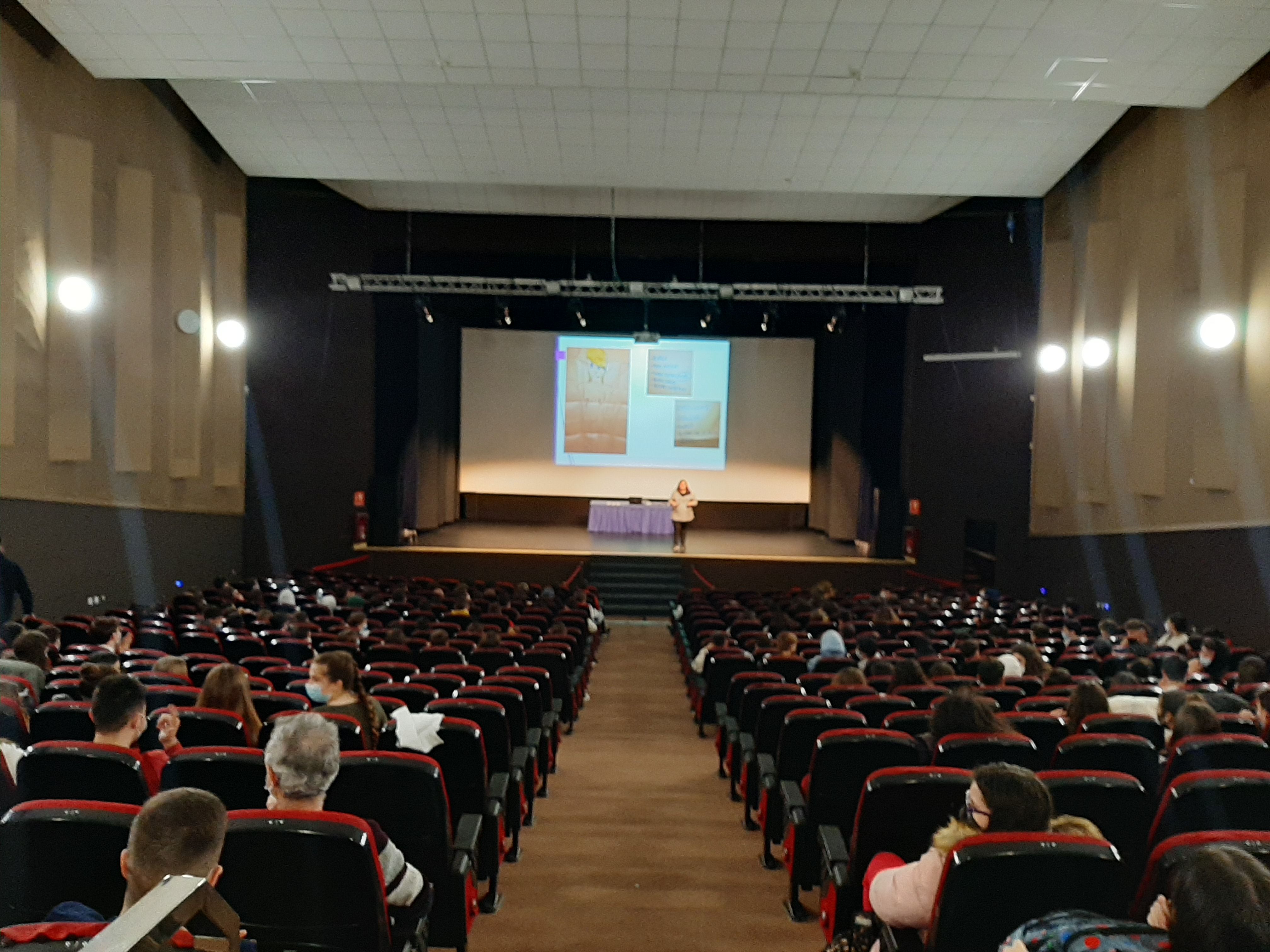 Monólogo-taller ‘Eso no es amor’, de Marina Marroquí