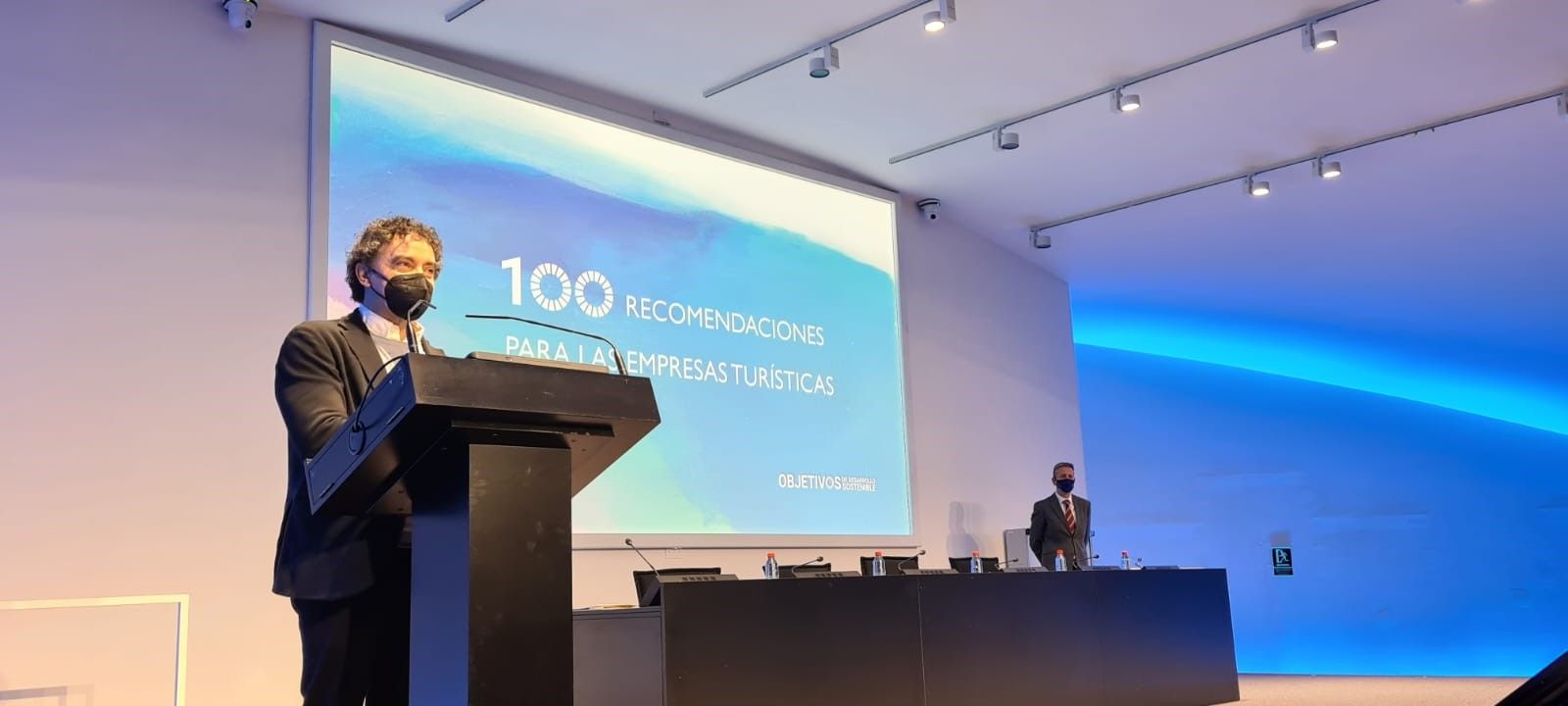 Frances Colomer presenta a València la guia '100 recomanacions per a la consecució dels ODS en les empreses turístiques de la Comunitat Valenciana'