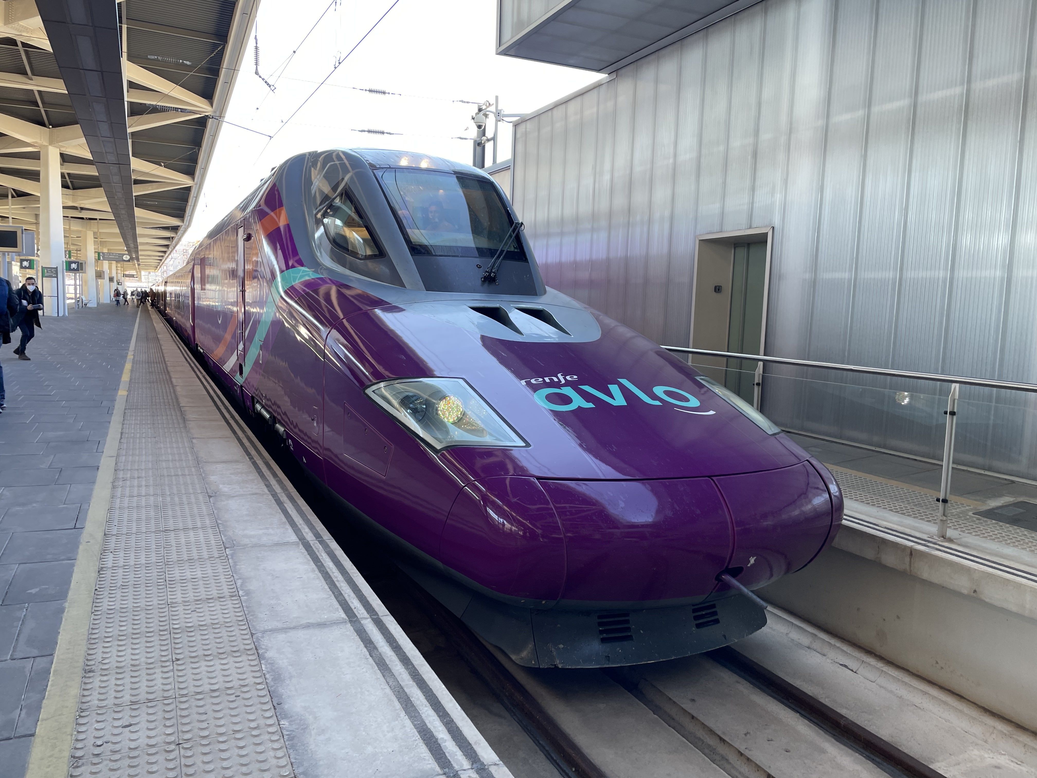 El Avlo, a la seua arribada a l'estació Joaquín Sorolla de València en el seu primer viatge per als mitjans de comunicació