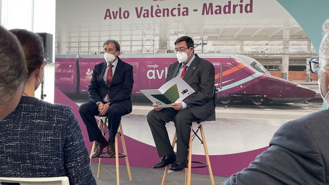 Francisco Arteaga y José Estrada en la presentación del Avlo València-Madrid