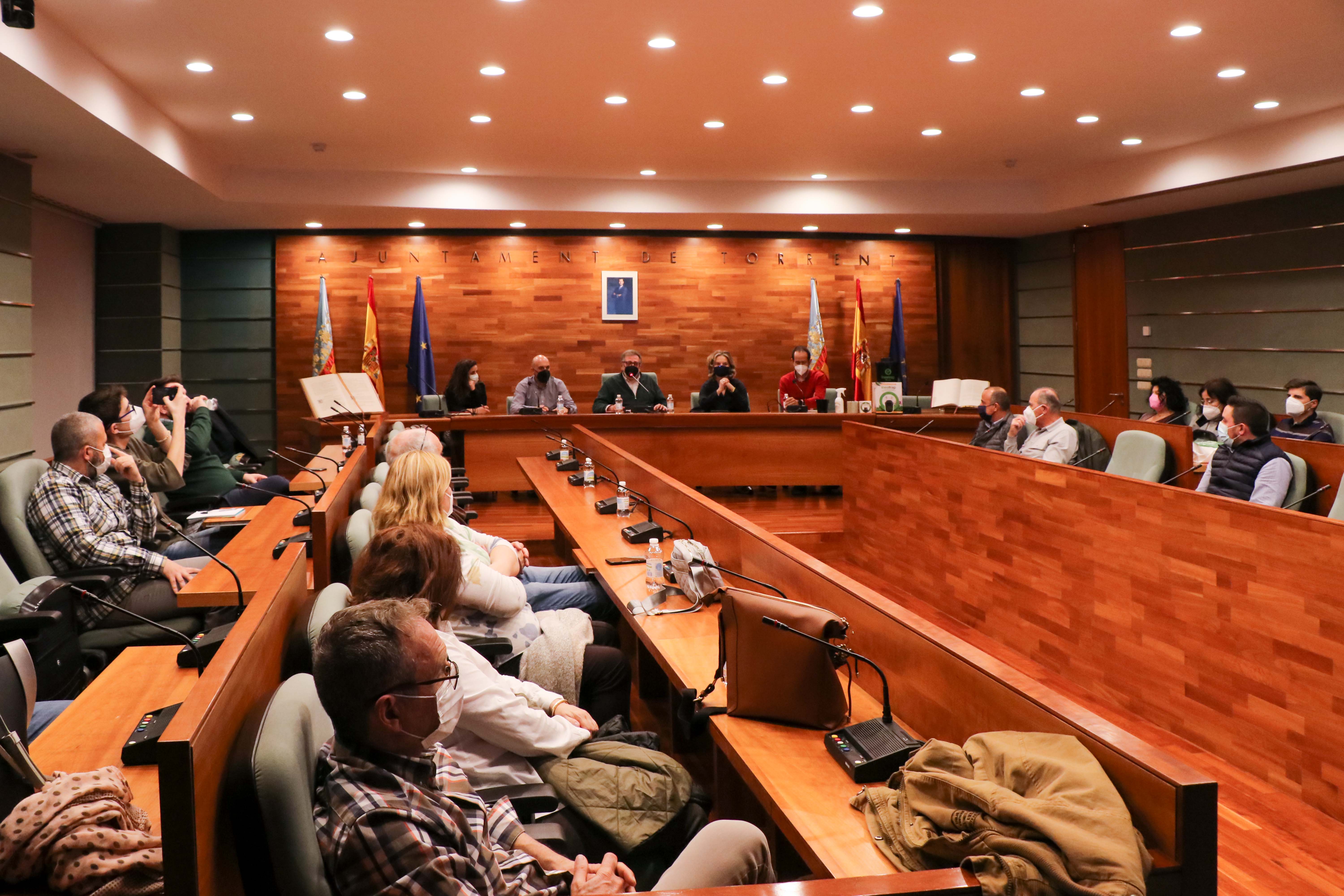Reunión del Ayuntamiento de Torrent con las asociaciones vecinales