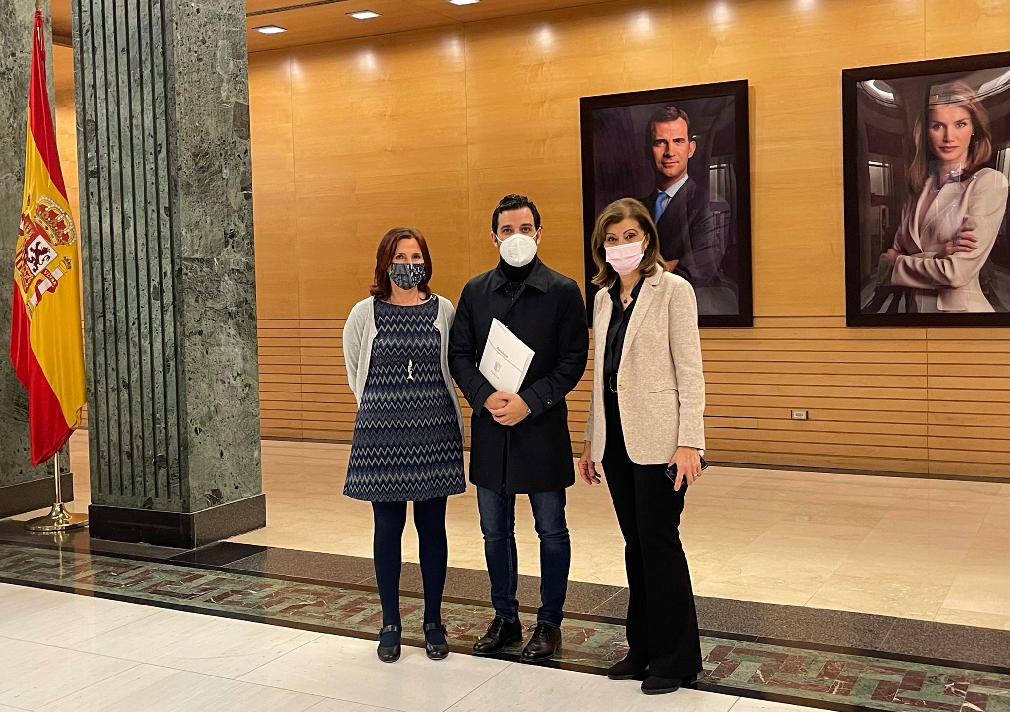 Reunión del alcalde Paterna con la presidenta de la Comisión de Educación y FP en el Congreso