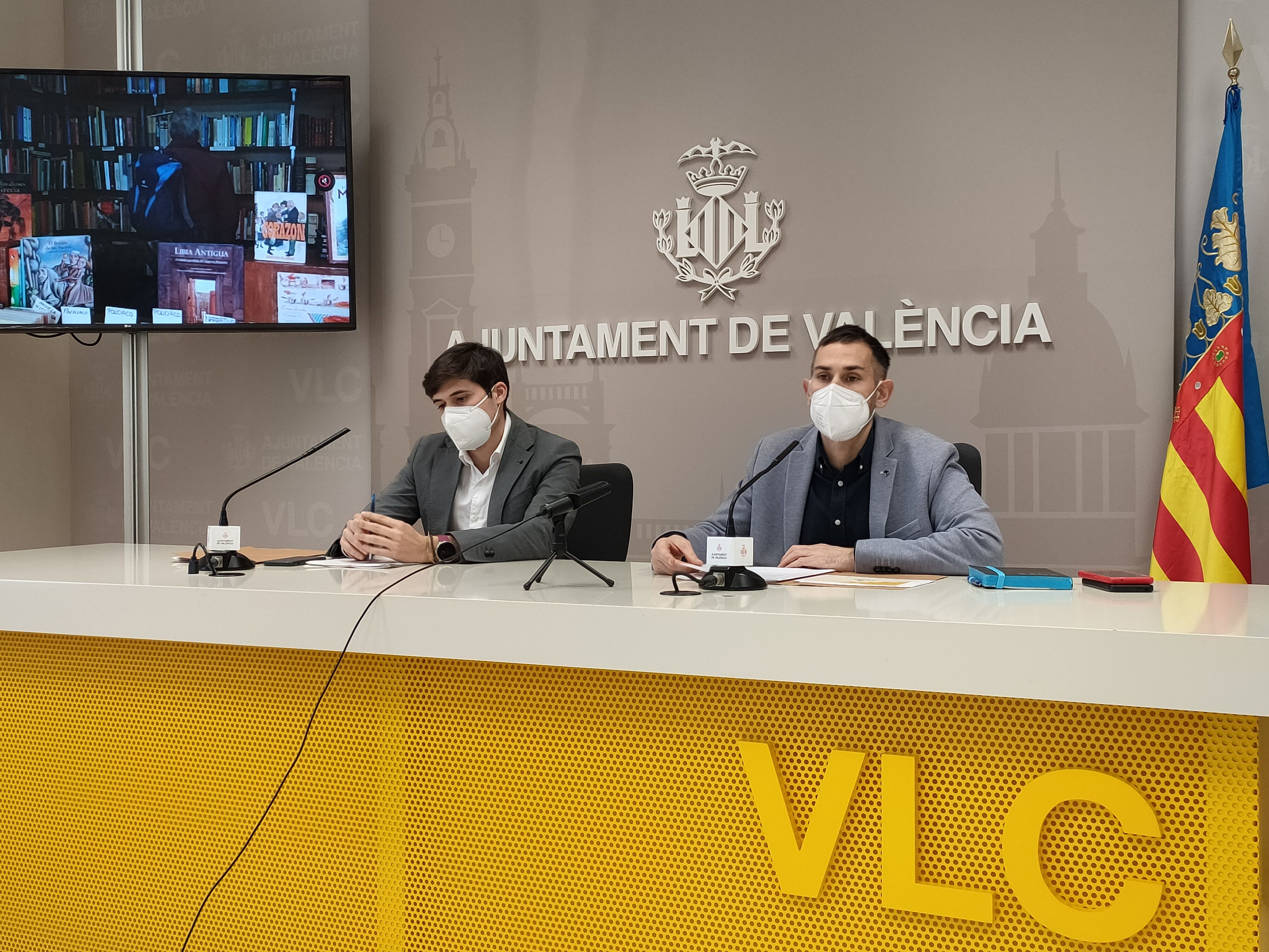 El vicealcalde Sergi Campillo, al costat del regidor d'Hisenda, Borja Sanjuán