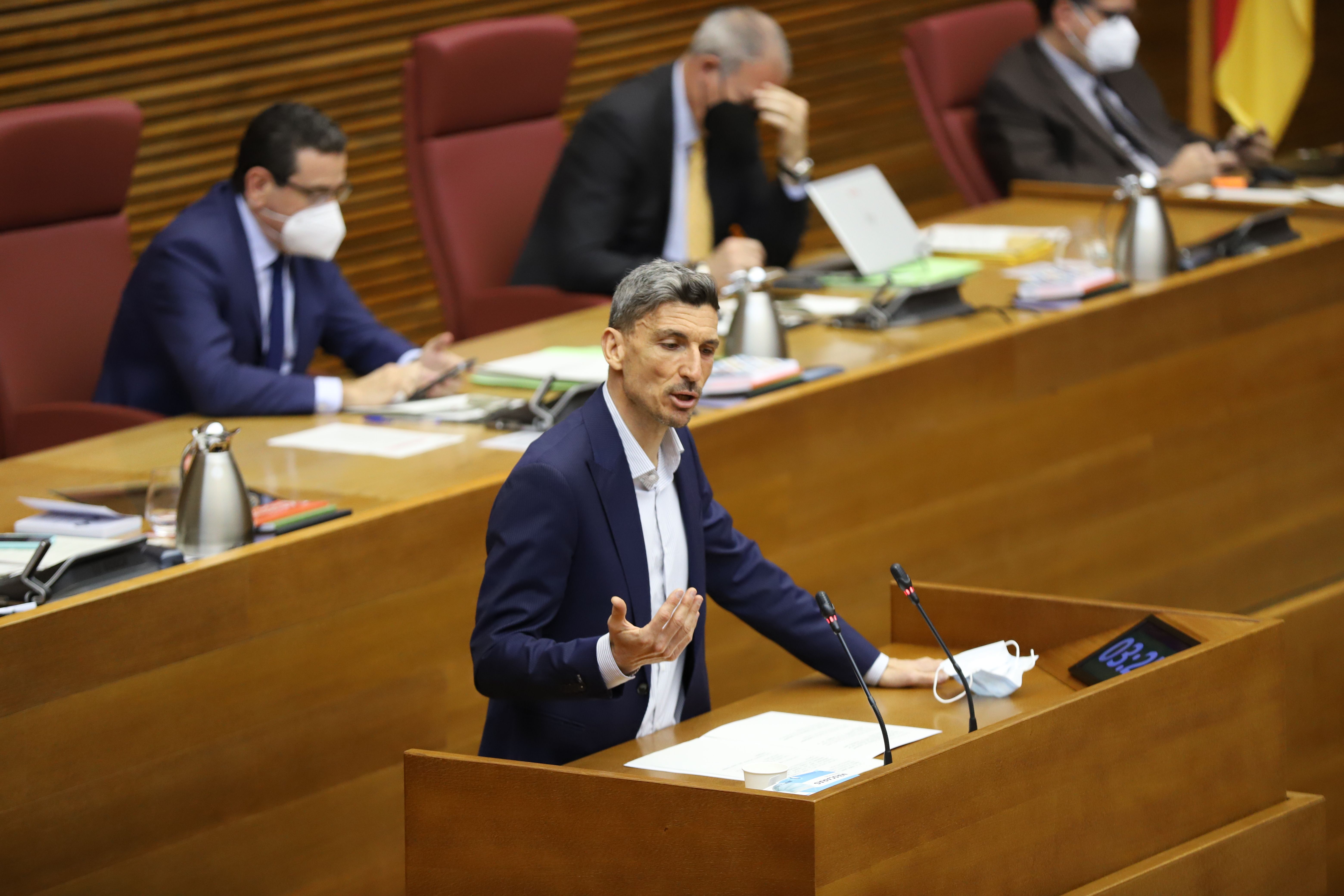 El portavoz de Industria del grupo parlamentario de Ciudadanos (Cs), Carlos Gracia