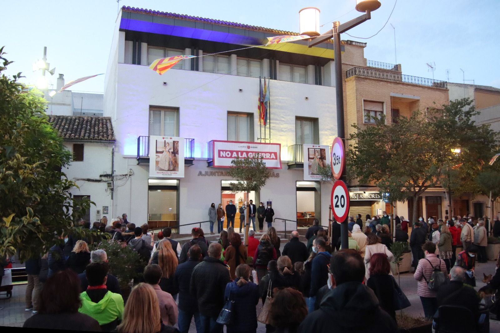 Vecinos de Alaquàs muestran su rechazo a la guerra