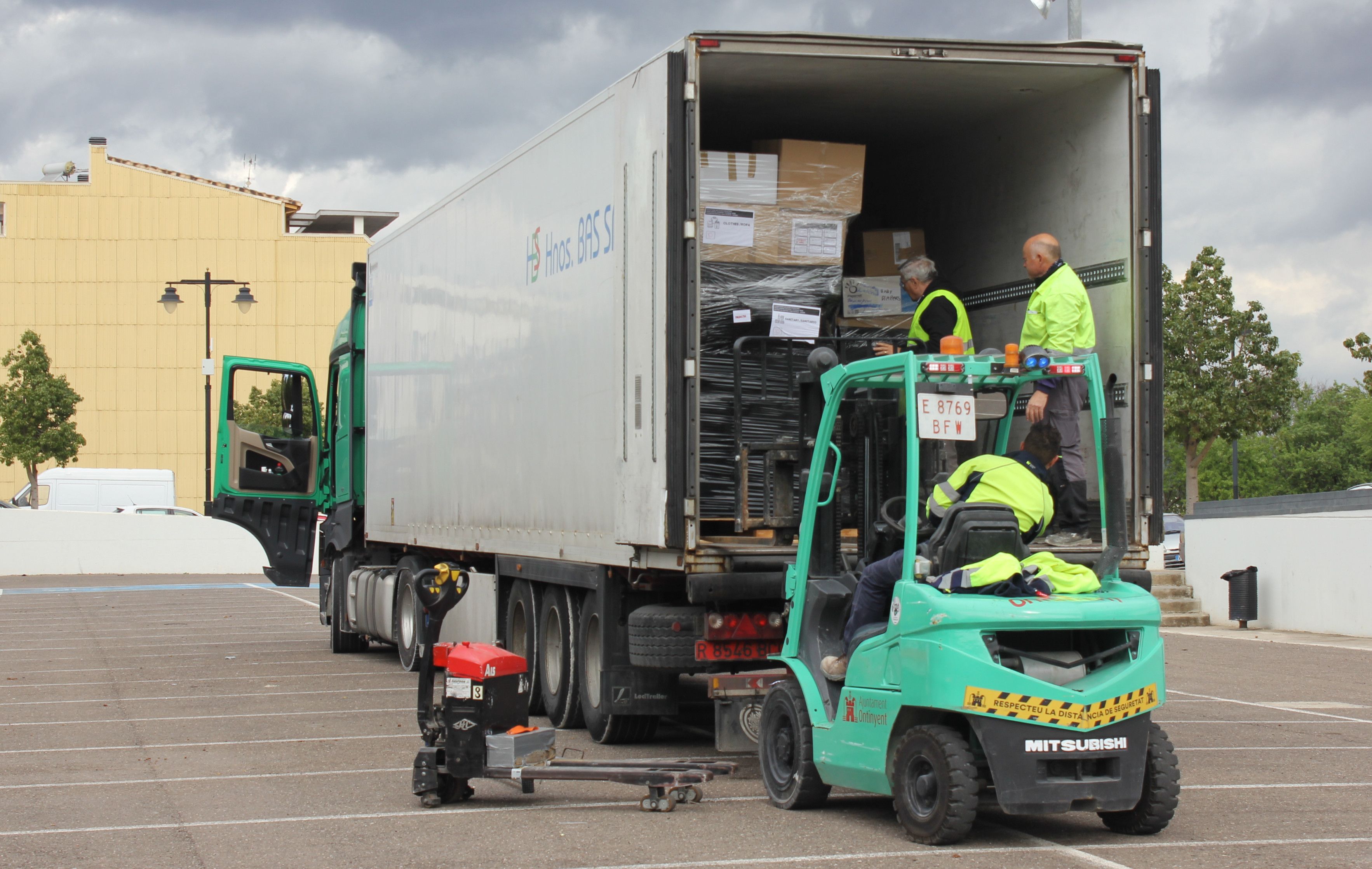 Uno de los camiones de Ontinyent con ayuda humanitaria para Ucrania