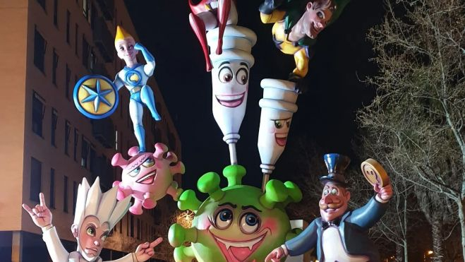 Falla Nova de Benicalap, abans de la caiguda de les seues dues rematades Falla Nova de Benicalap, abans de la caiguda de les seues dues rematades