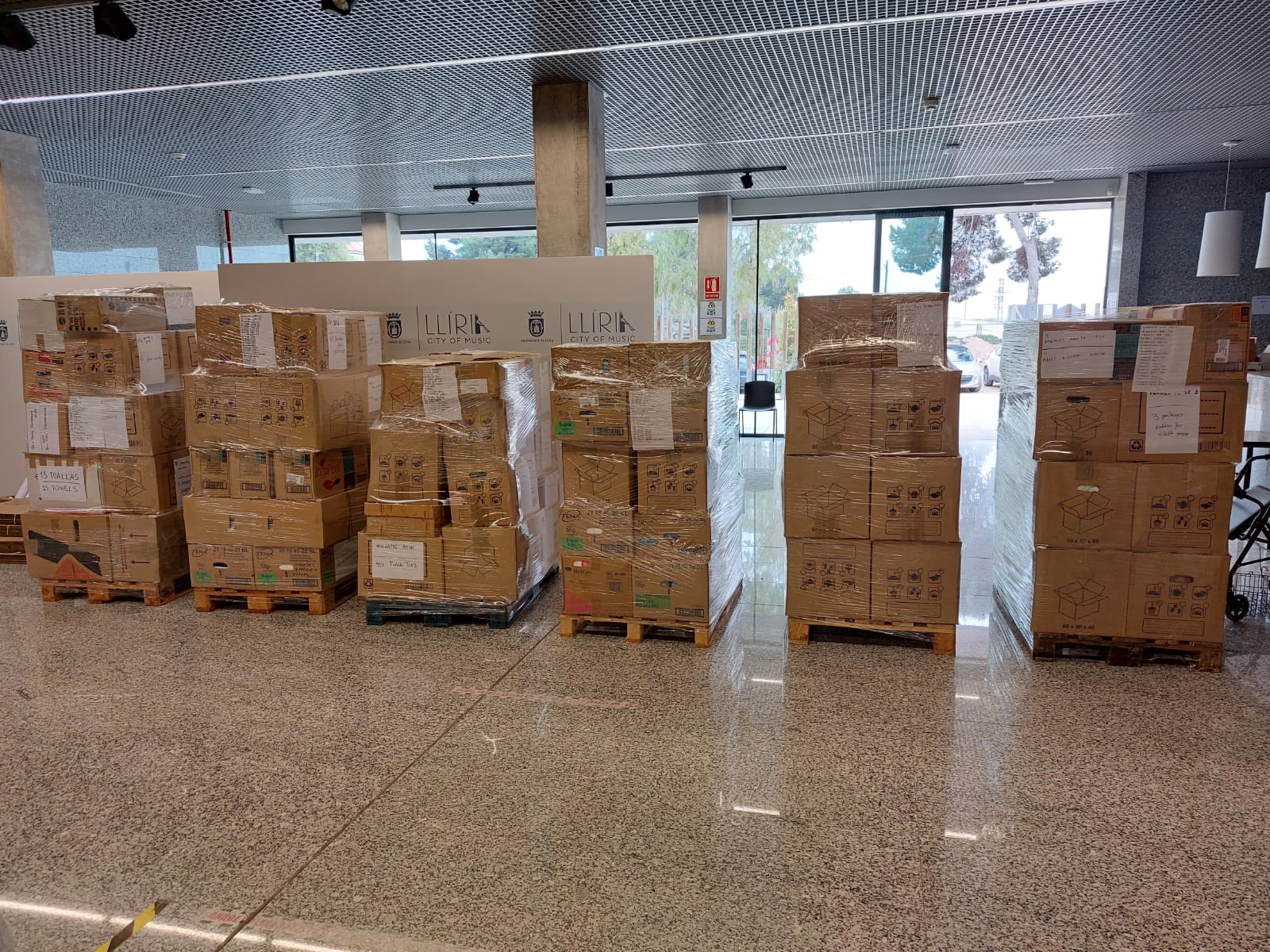 Llíria recoge más de 5.000 kilos de diverso material para el pueblo ucraniano