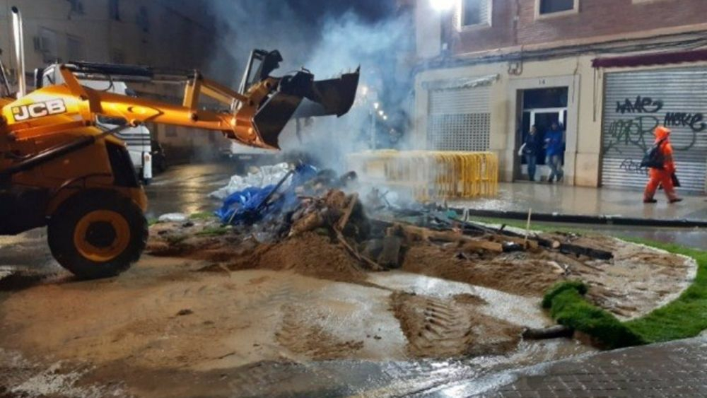 València reduce un 5,3% el total de residuos recogidos en Fallas y aumenta un 74% la recogida selectiva