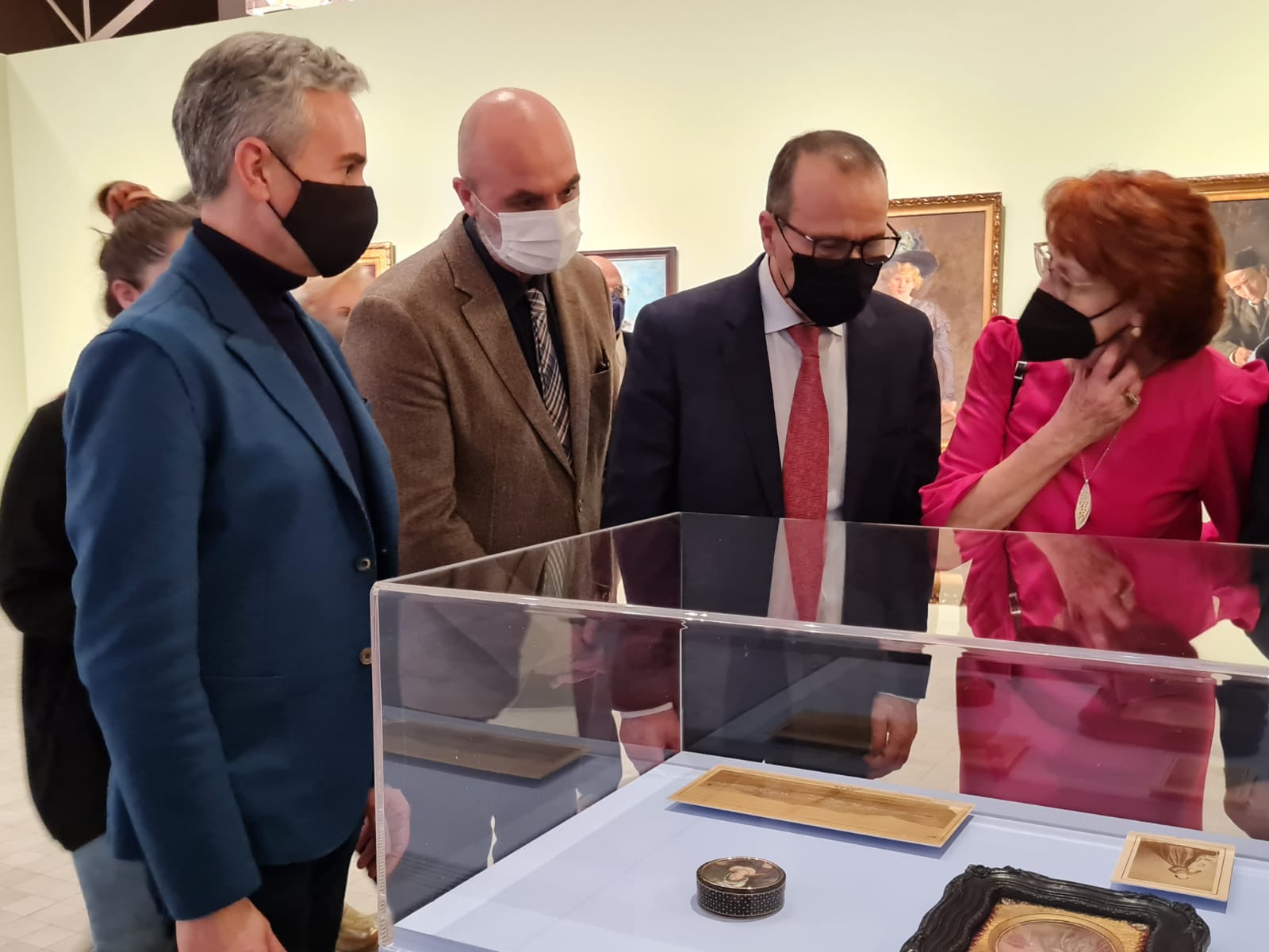 José Luis Pérez Pont visita l'exposició 'Mujeres artistas en España: 1804 -1939’