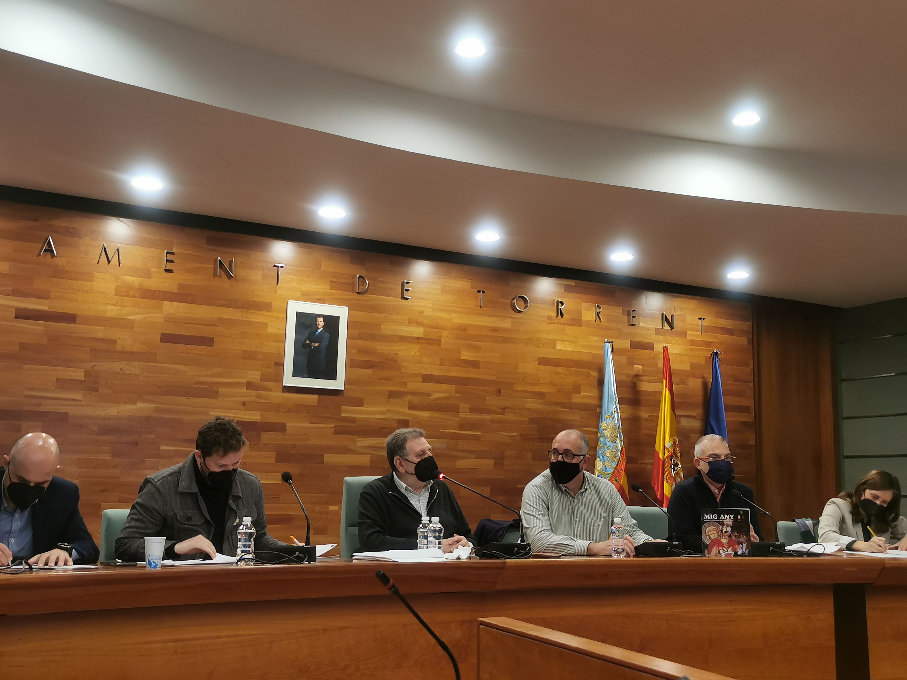 Equipo de gobierno del Ayuntamiento de Torrent junto a José Vicente Yago
