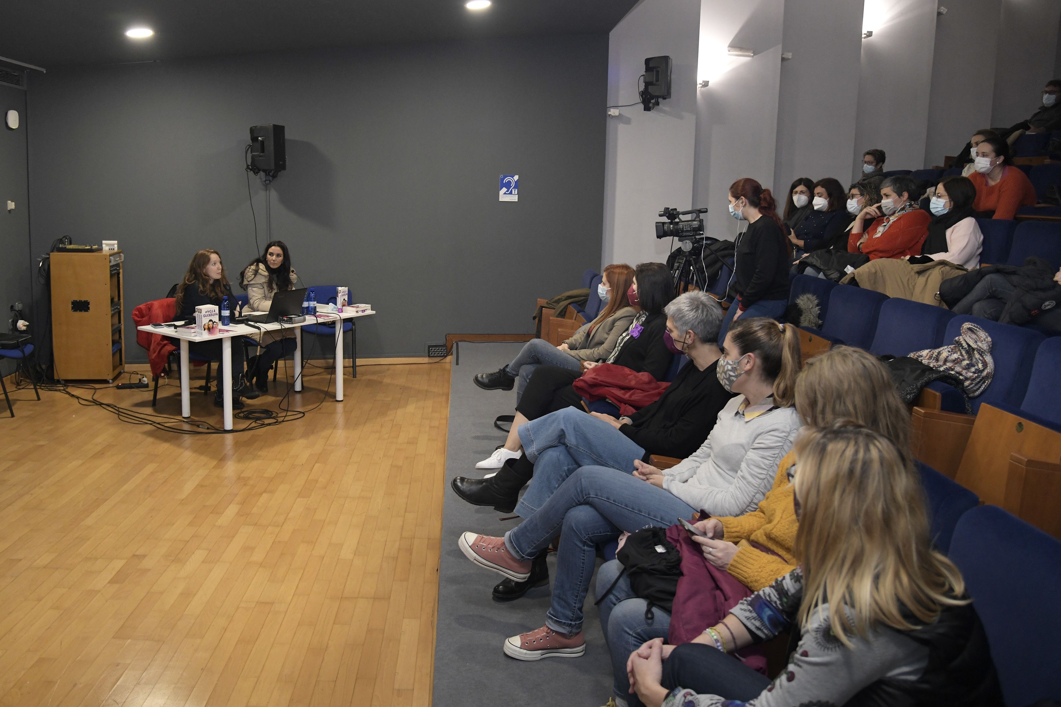  Charla en Paiporta de las activistas Towanda Rebels