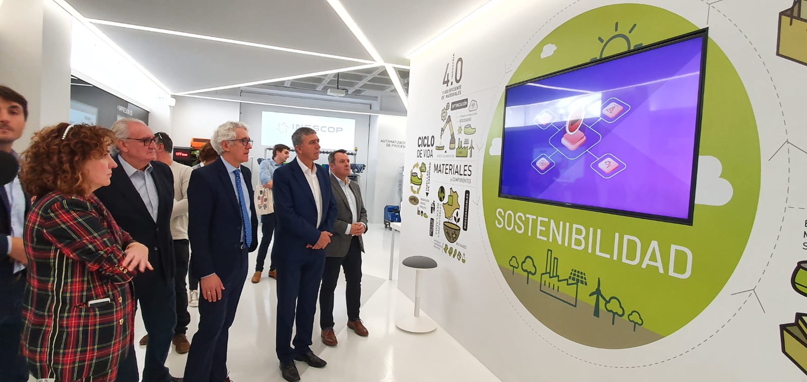 El conseller Rafael Climent durant una visita