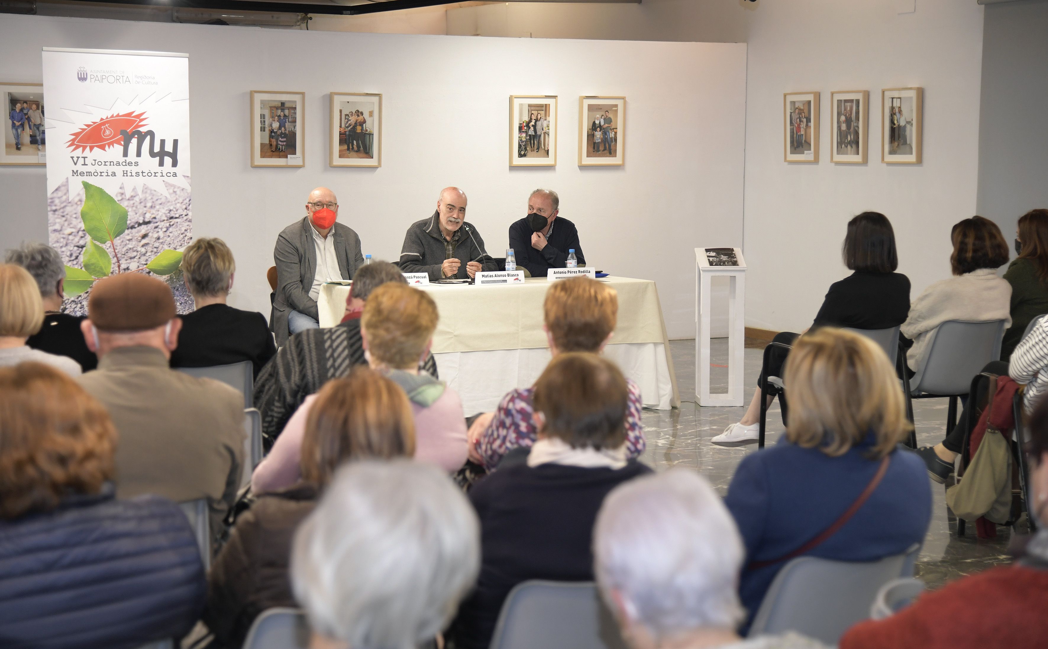 Inauguración oficial de las VI Jornadas de Memoria Histórica de Paiporta con la presentación del libro "Nombres propios"