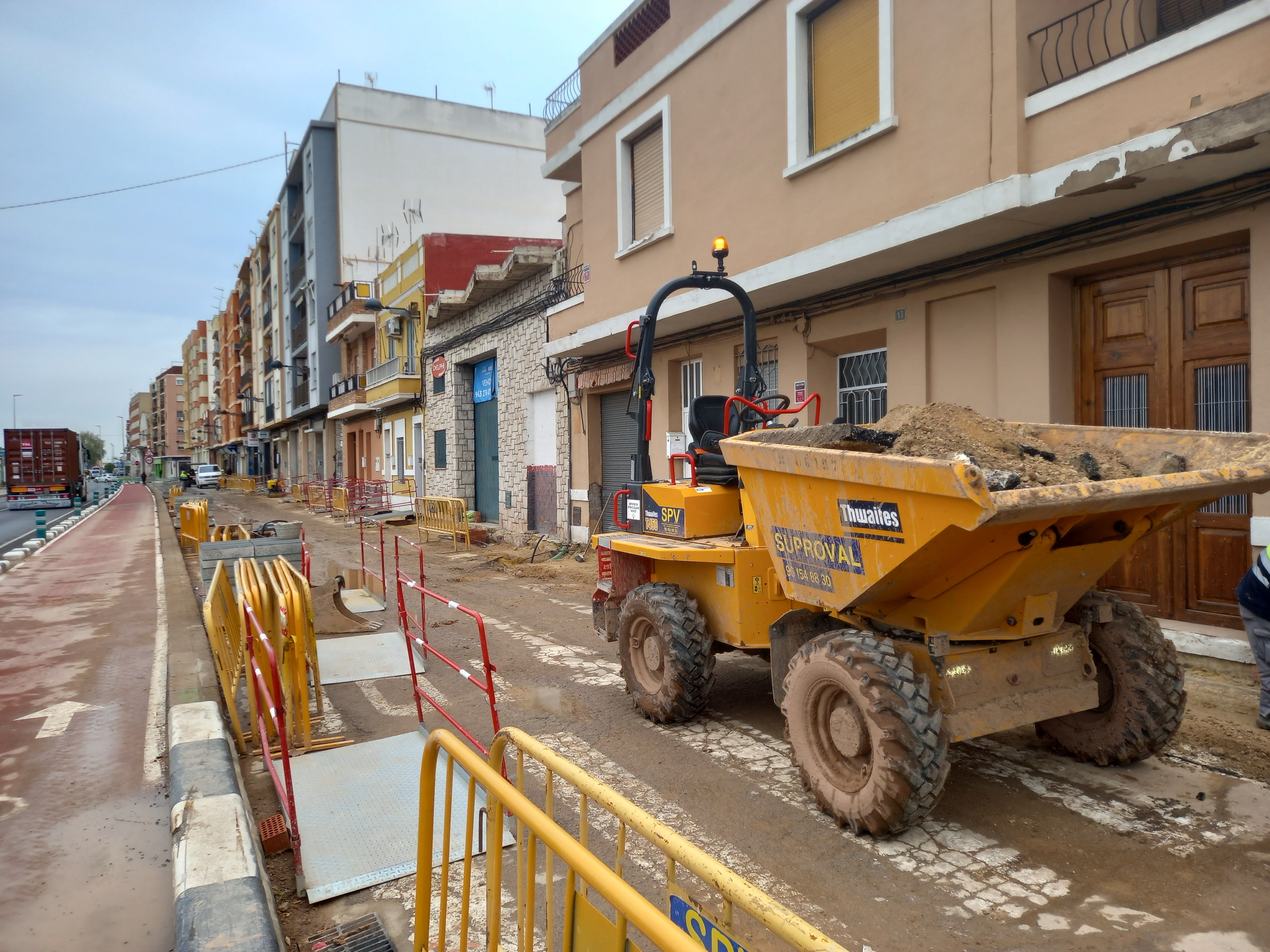 Obras de remodelación de la avenida de la Senyera, en Meliana
