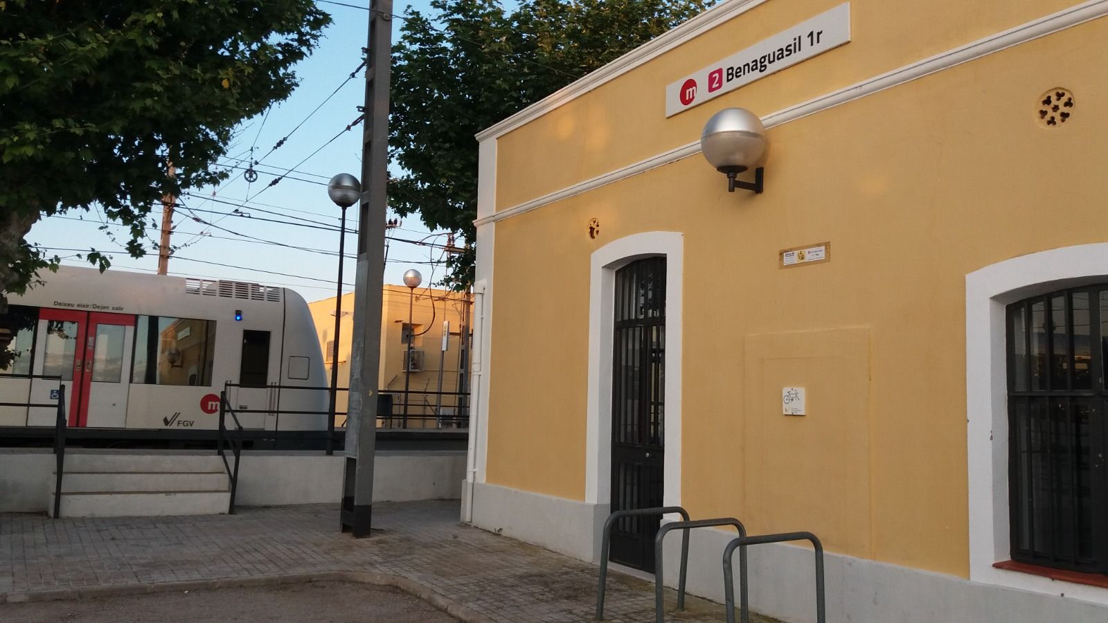 Estación L2 Benaguasil de Metrovalencia