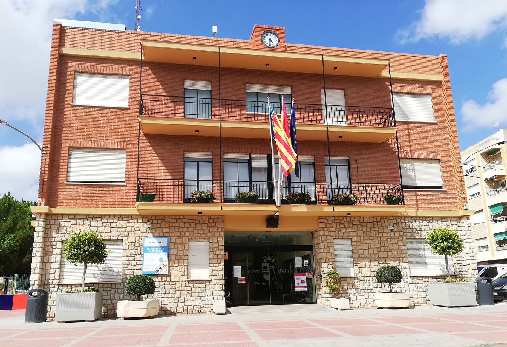 Fachada del Ayuntamiento de Almussafes