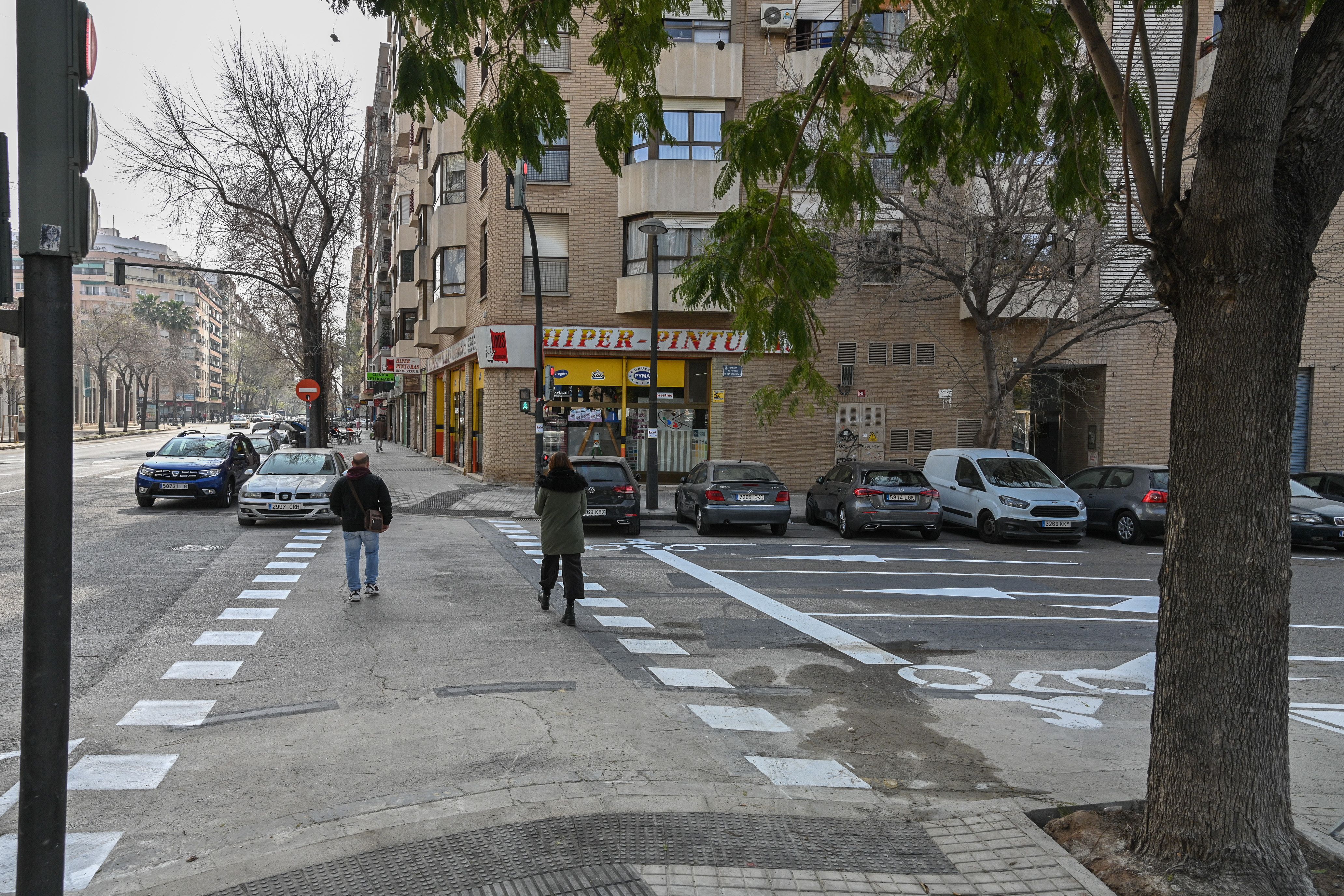 Paso de peatones en la calle Dr Machí de València