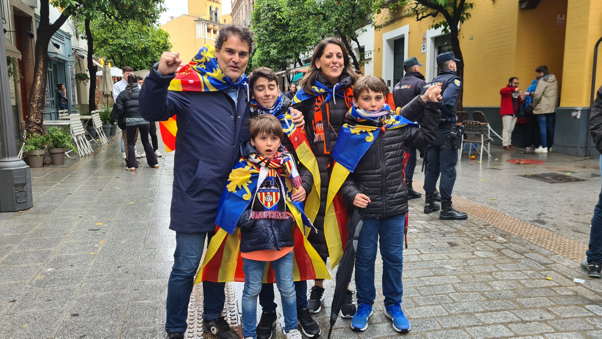 La afición del Valencia CF, en las calles de Sevilla
