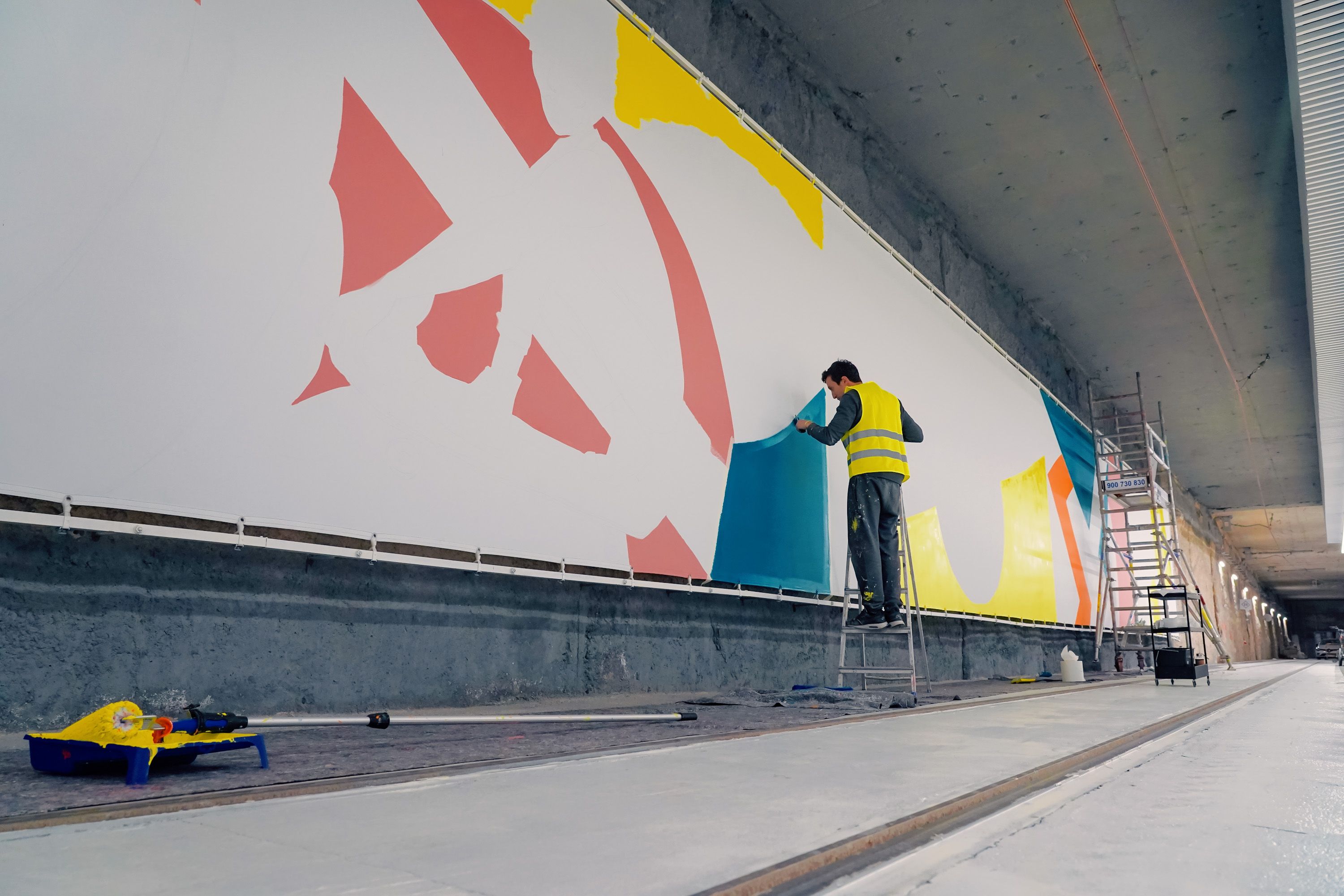 Mural en la estación de Russafa de la L10 de Metrovalencia