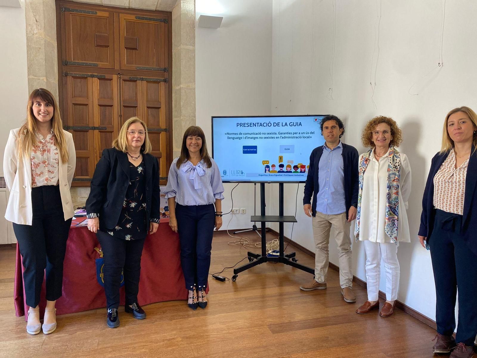 Presentación de la guía "Normes de comunicació no sexista" de Llíria