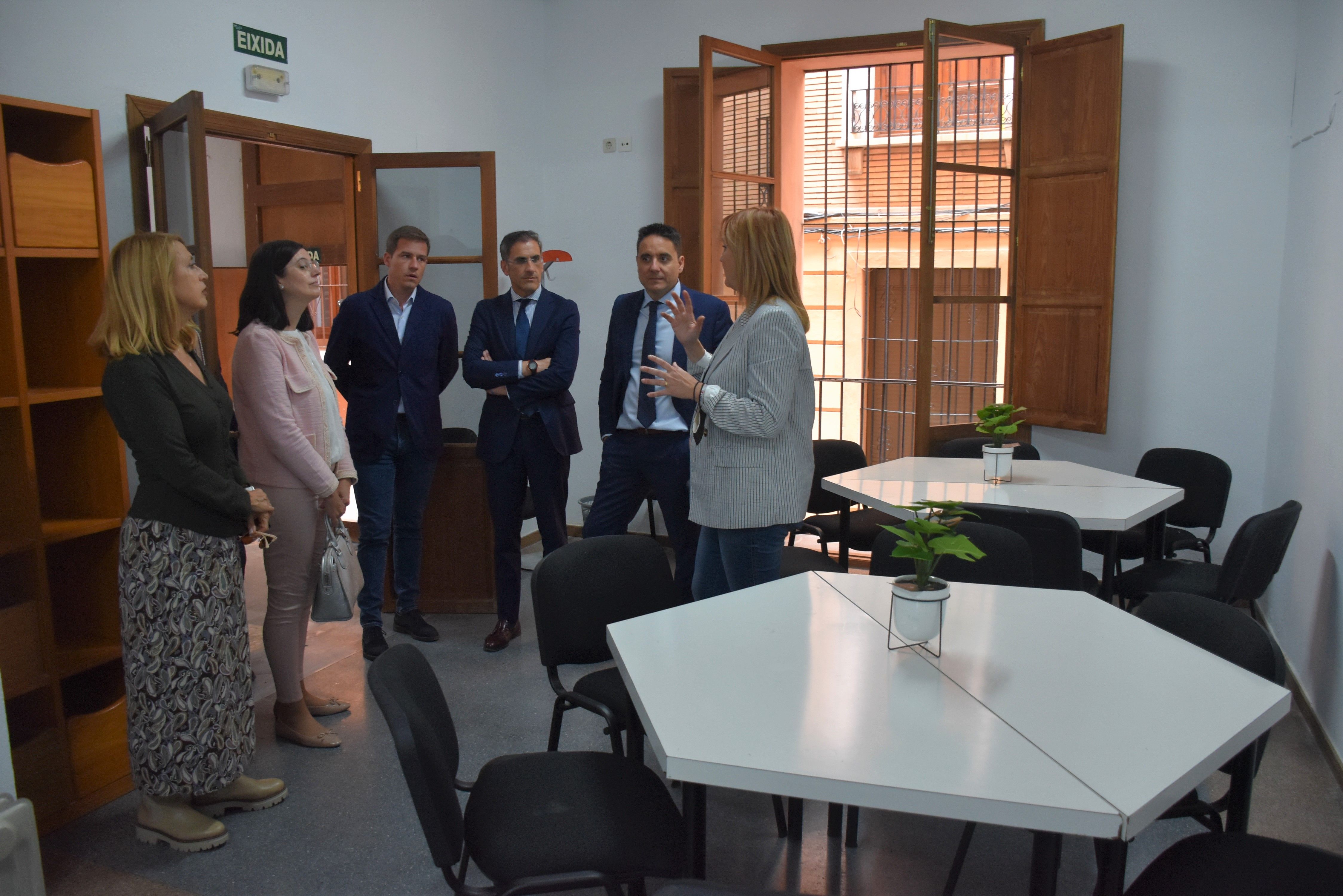 Visita a la vivienda de inclusión de Xàtiva