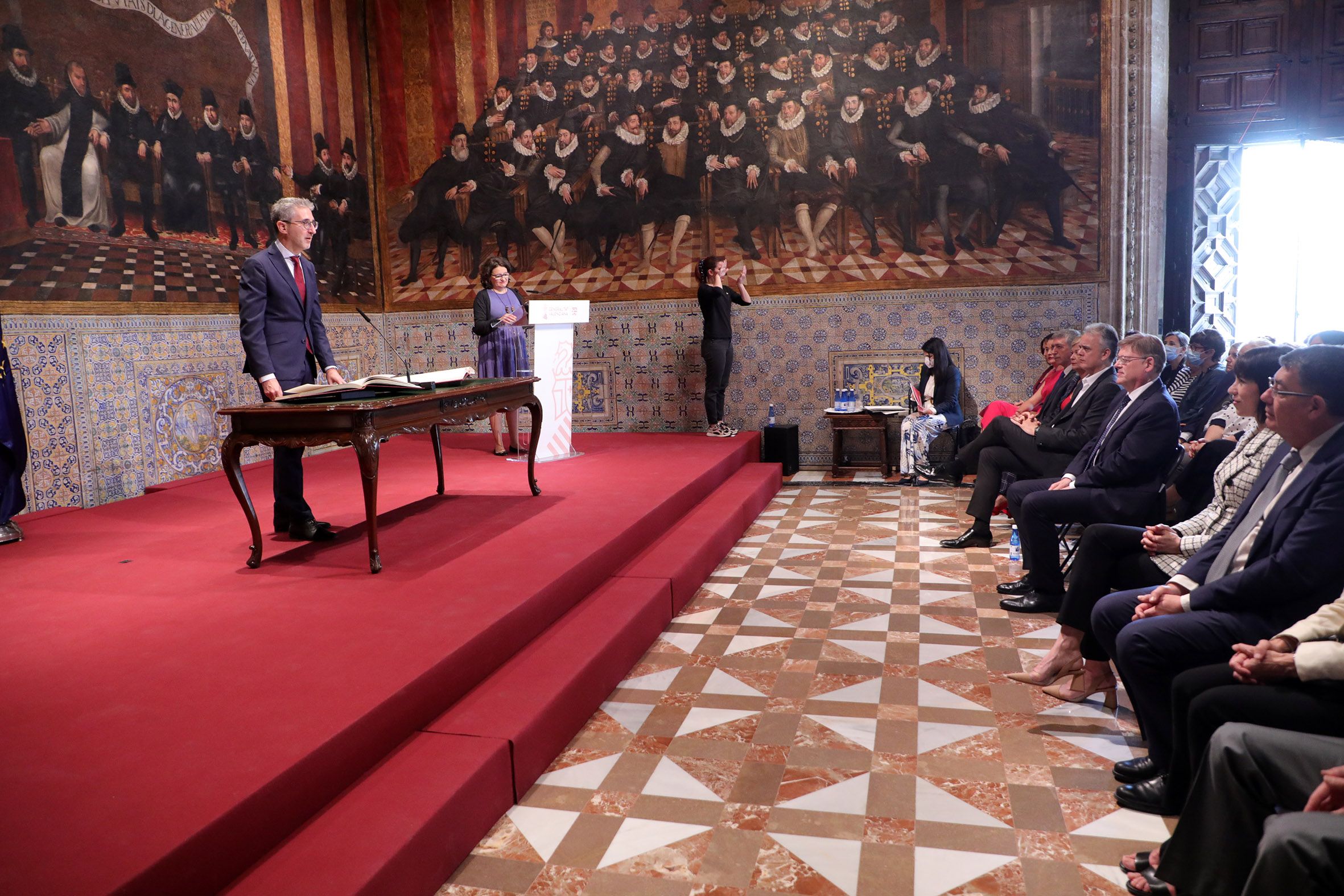 Arcadi España, prometiendo el cargo