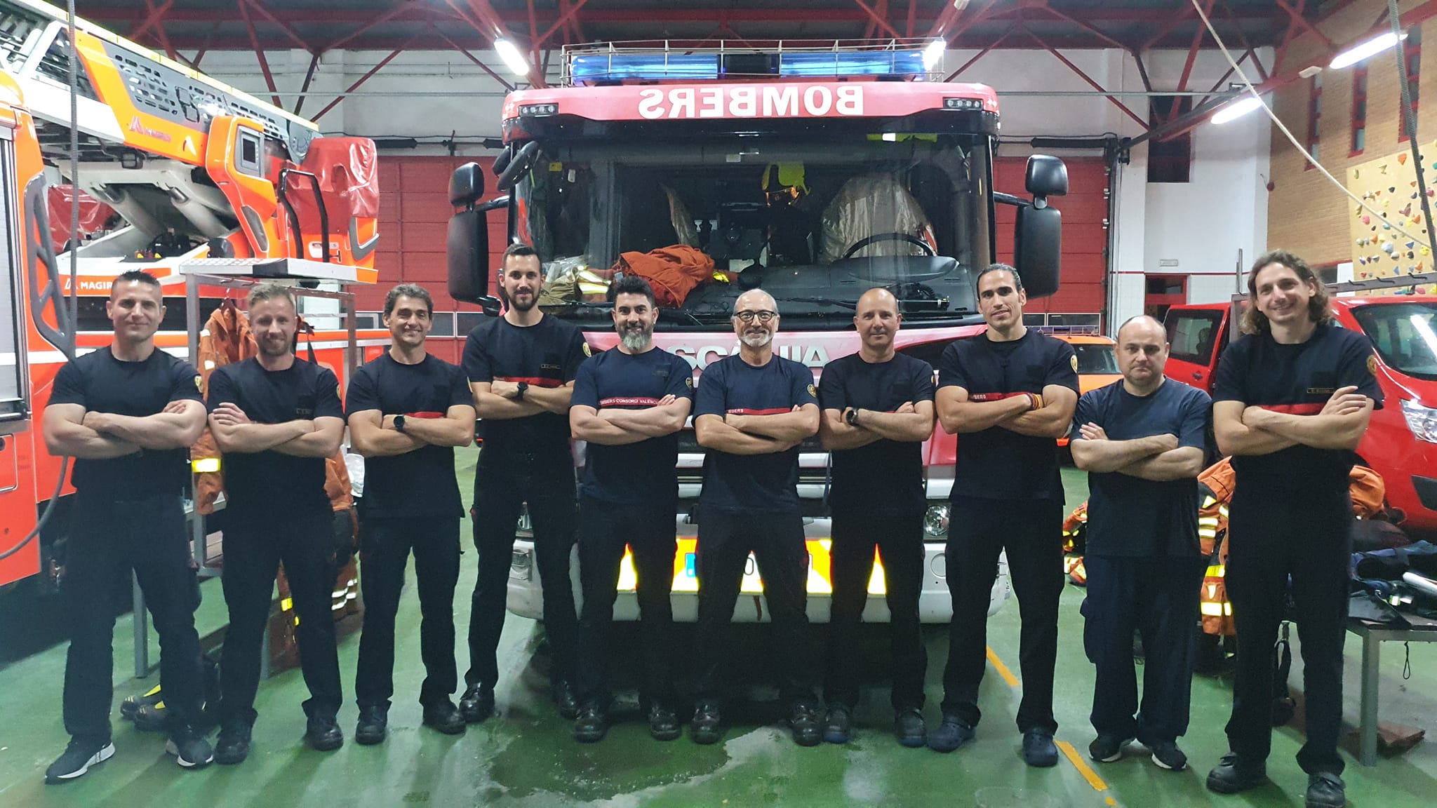 Efectivos del cuerpo de bomberos de Gandia