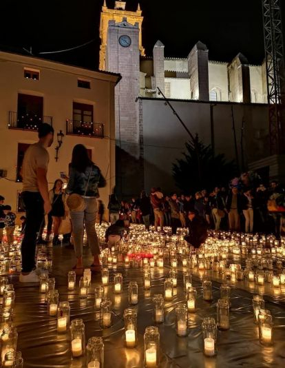 Encés de ciris a “Utiel, 250 años a la luz de las velas”