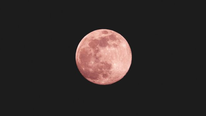 Superluna de fresa o Luna rosa - Foto: uomo libero Superluna de fresa o Luna rosa - Foto: uomo libero