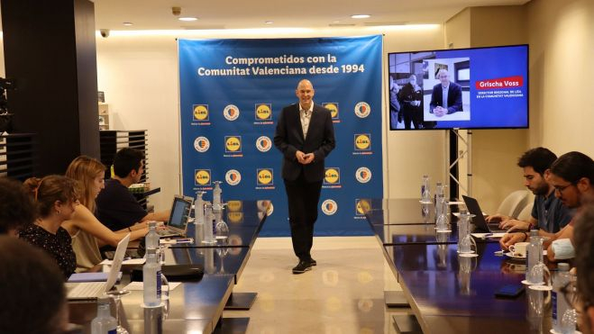 El director regional de Lidl en la Comunitat Valenciana, Grischa Voss, durant el desdejuni informatiu amb els mitjans de comunicació El director regional de Lidl en la Comunitat Valenciana, Grischa Voss, durant el desdejuni informatiu amb els mitjans de comunicació