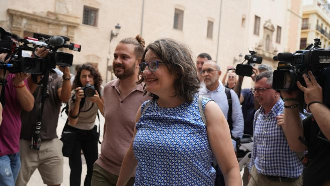 Mónica Oltra, a su llegada a la sede de Compromís. Imagen Europa Press
