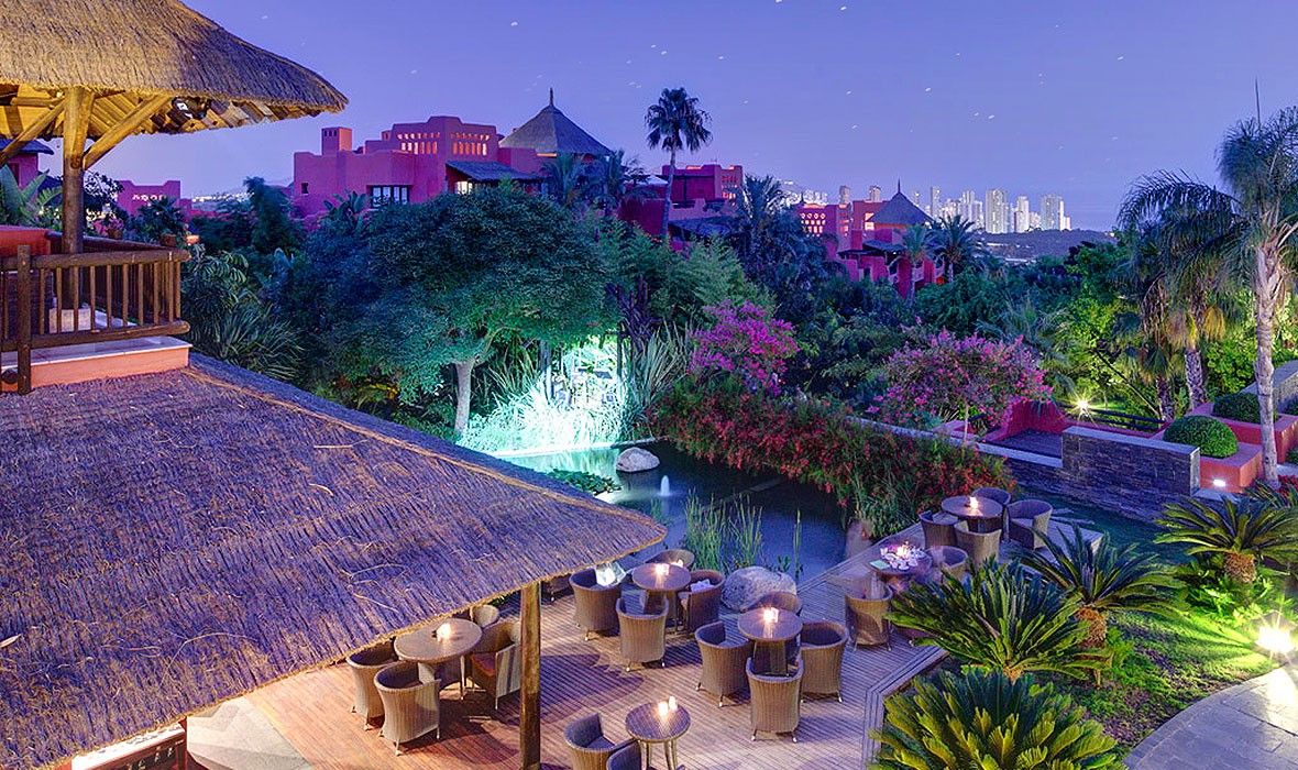 El espacio Bonsai dentro del Asia Gardens.