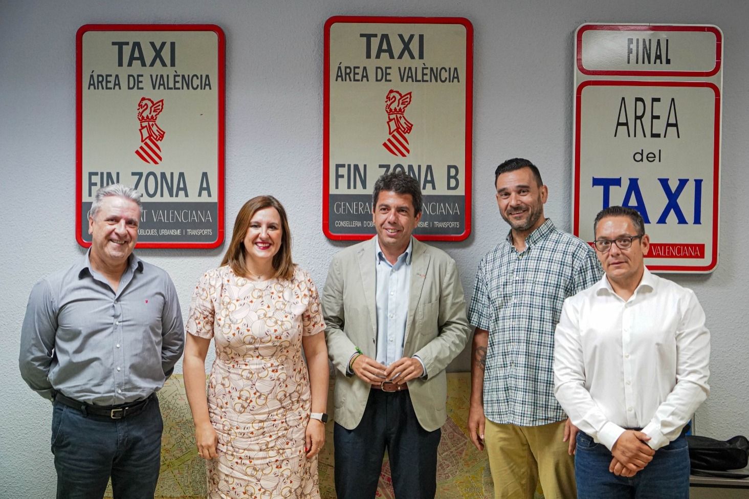 Reunión de Carlos Mazón y María José Catalá con el sector del taxi de València