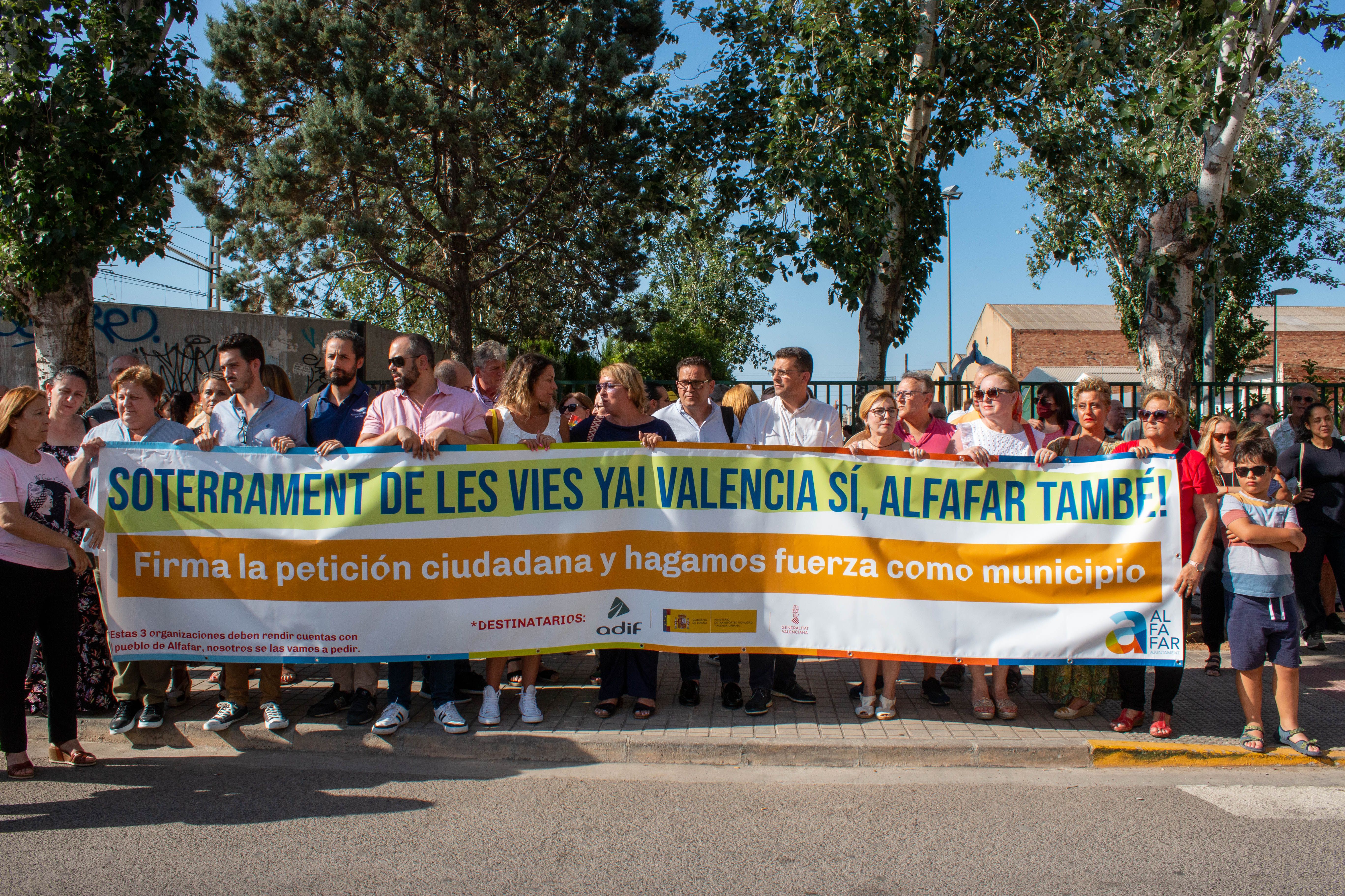 Manifestación en Alfafar por el soterramiento de las vías de tren