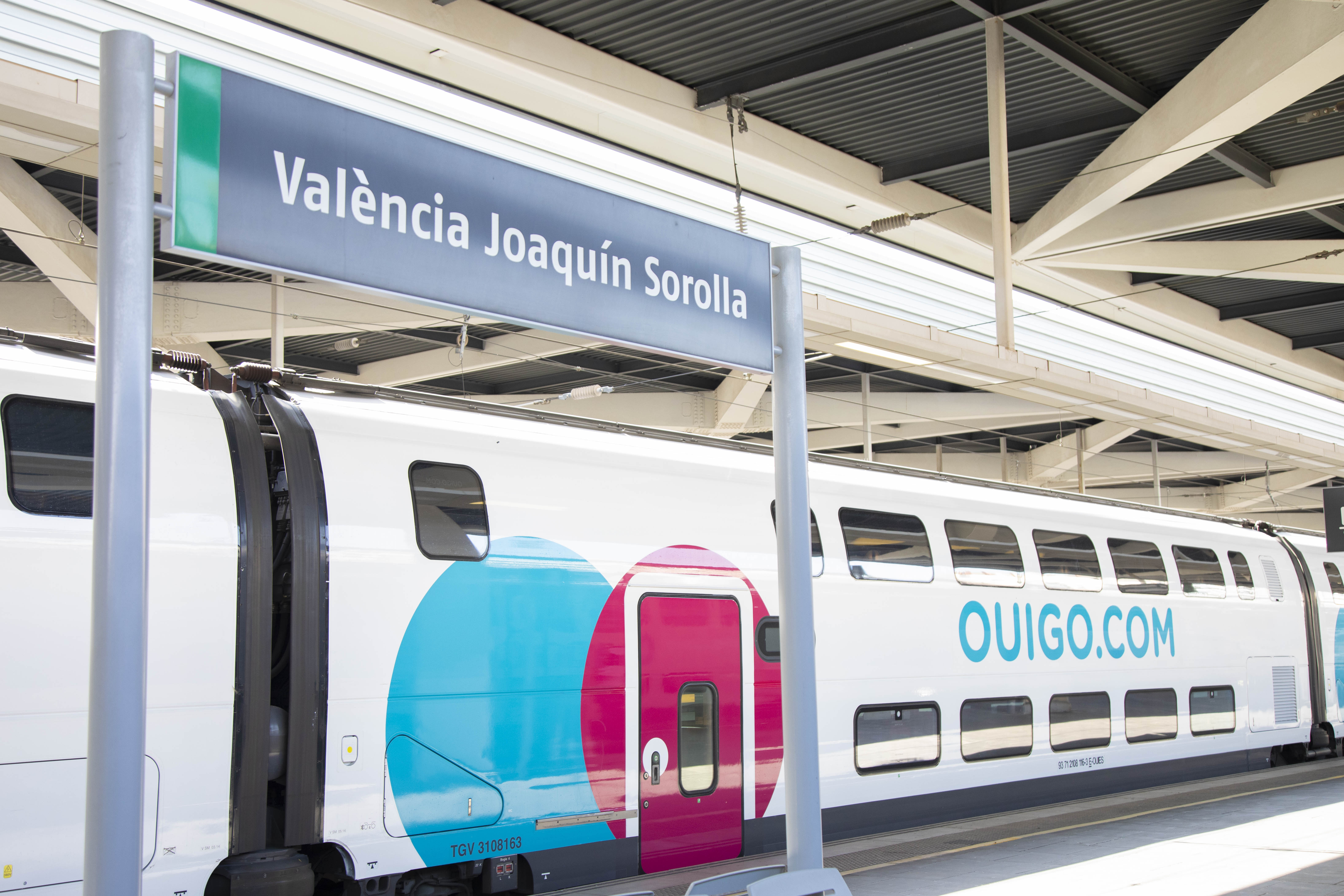 Tren de OUIGO a l'Estació de Joaquín Sorolla de València