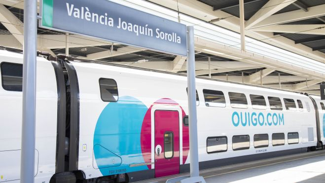 Tren de OUIGO en la Estación Joaquín Sorolla de València